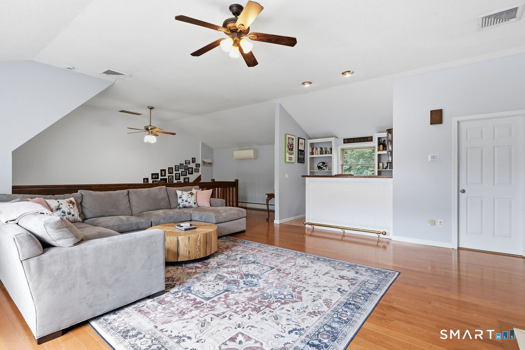 84 Lake Garda Drive photo 15