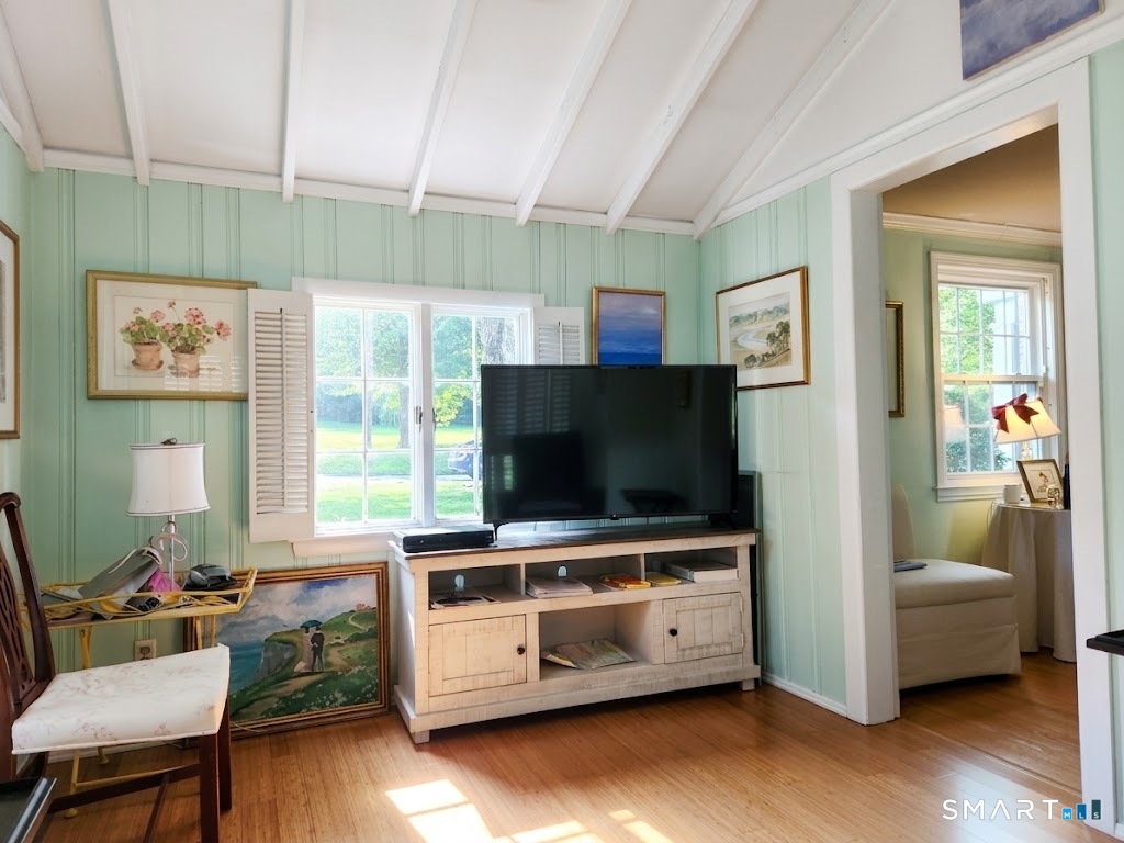 68 Farmingdale Road photo 10