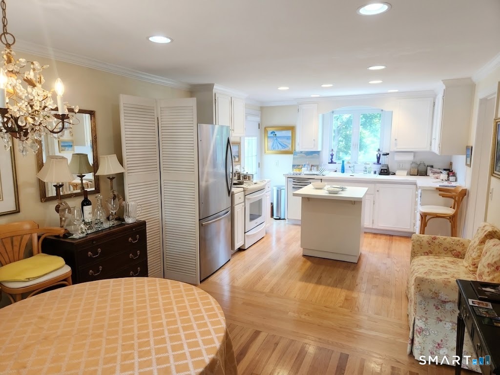 68 Farmingdale Road photo 11