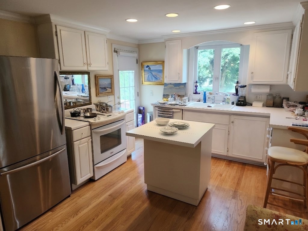 68 Farmingdale Road photo 12