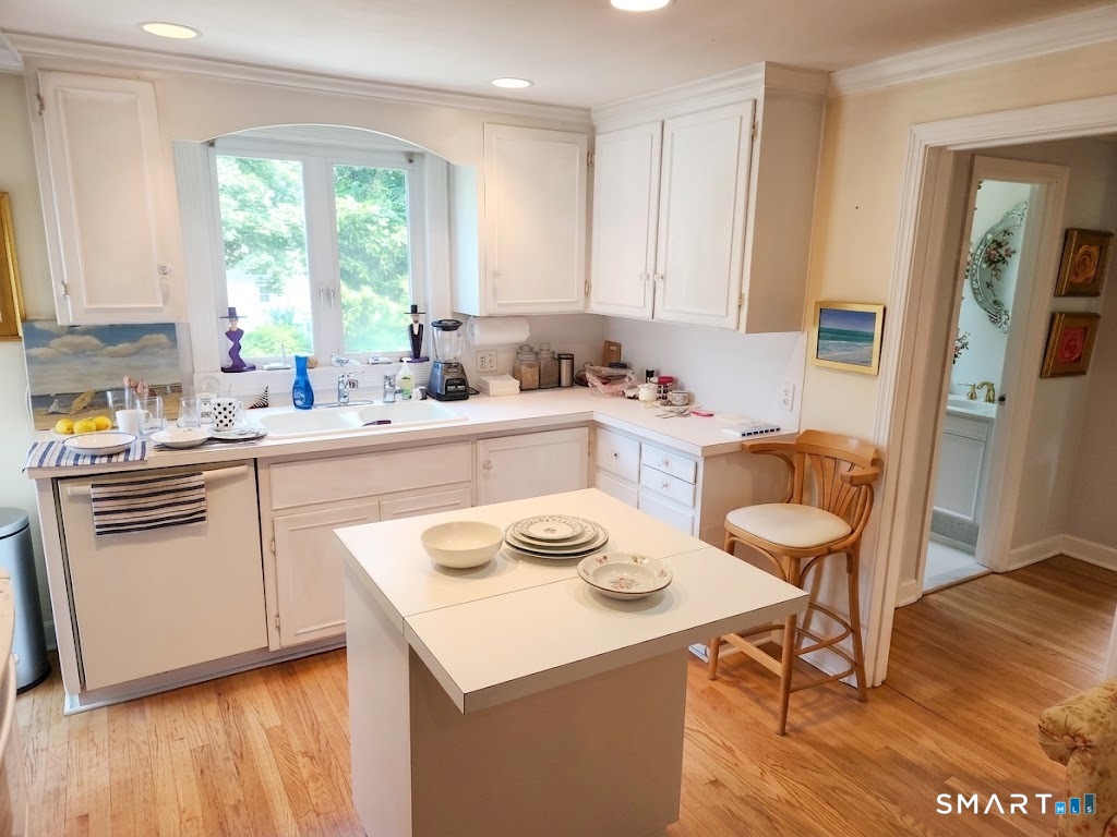 68 Farmingdale Road photo 13