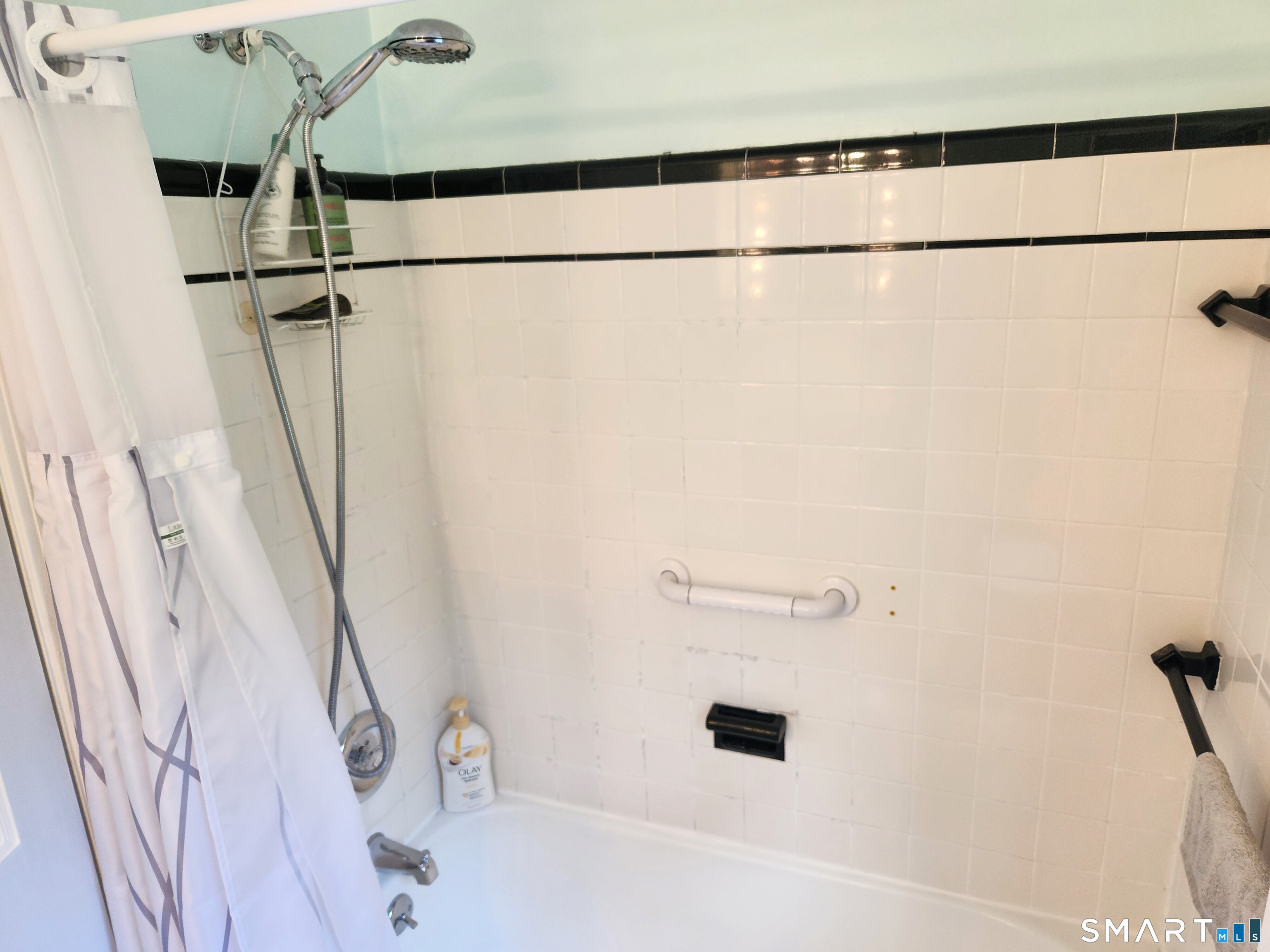 68 Farmingdale Road photo 19