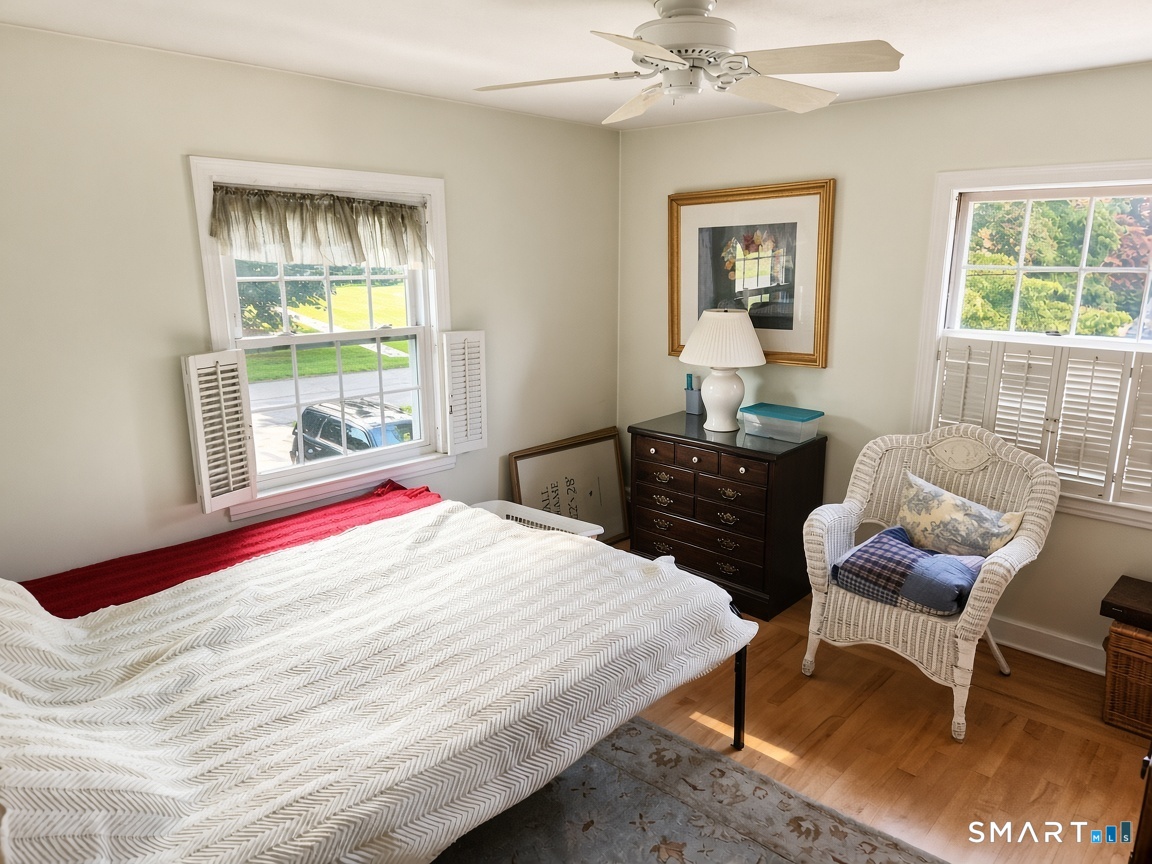 68 Farmingdale Road photo 24