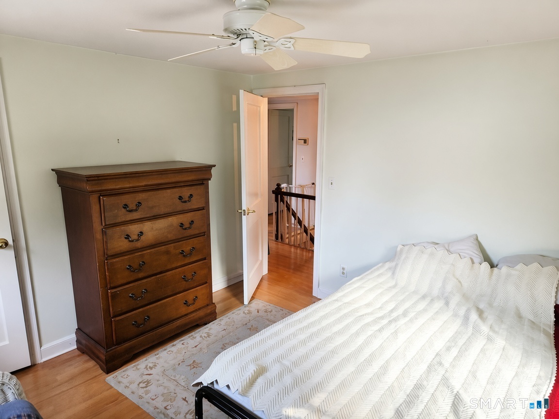 68 Farmingdale Road photo 25