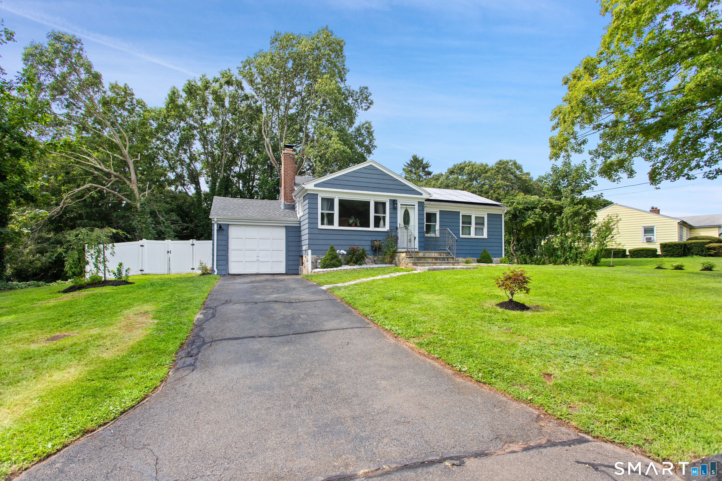 14 Alpine Drive photo 2