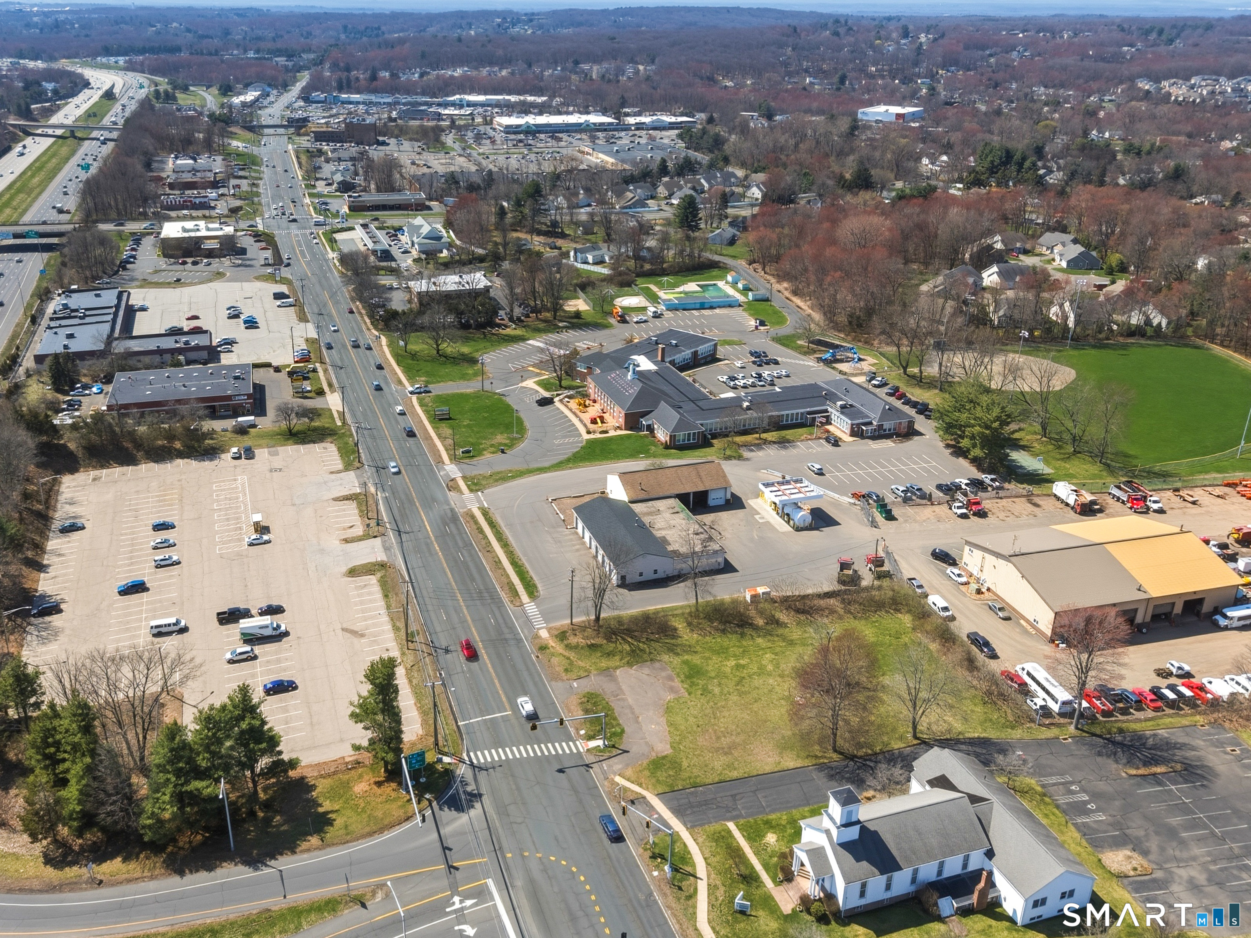 395 Hartford Turnpike photo 3