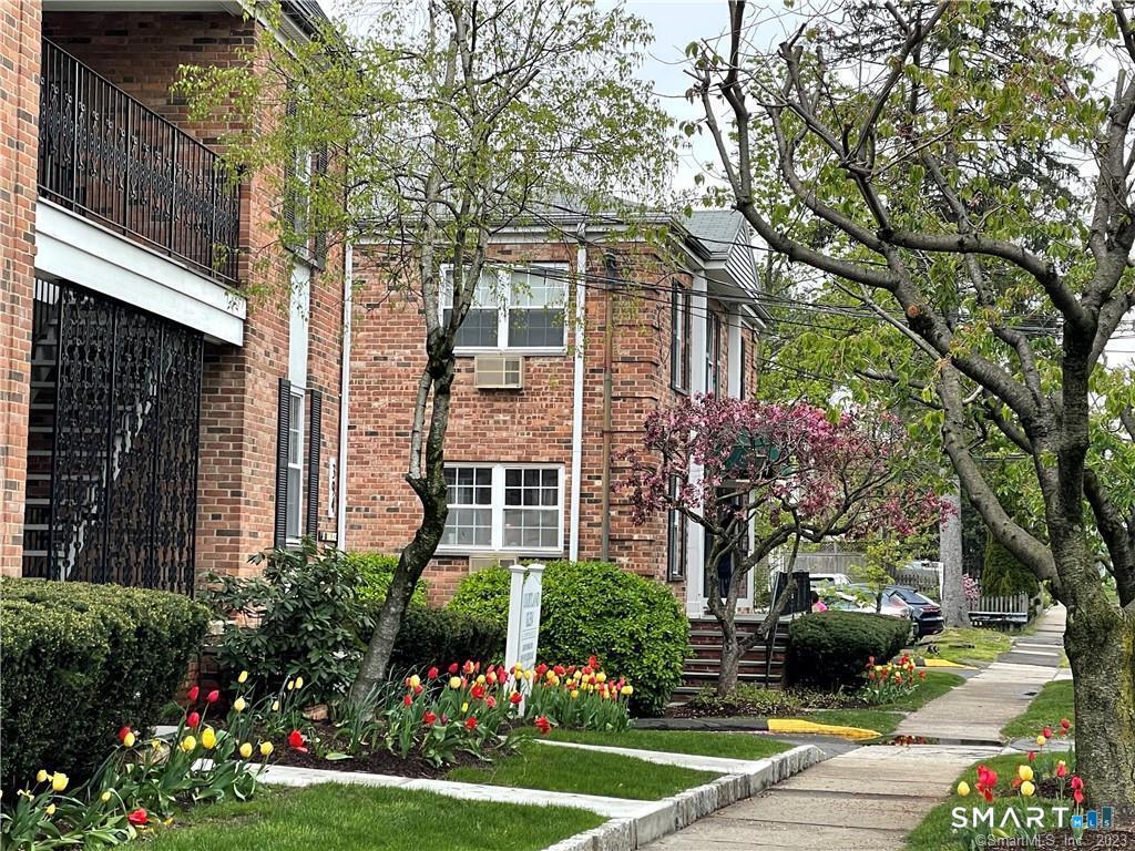 398 Courtland Avenue, Stamford, Connecticut photo 1