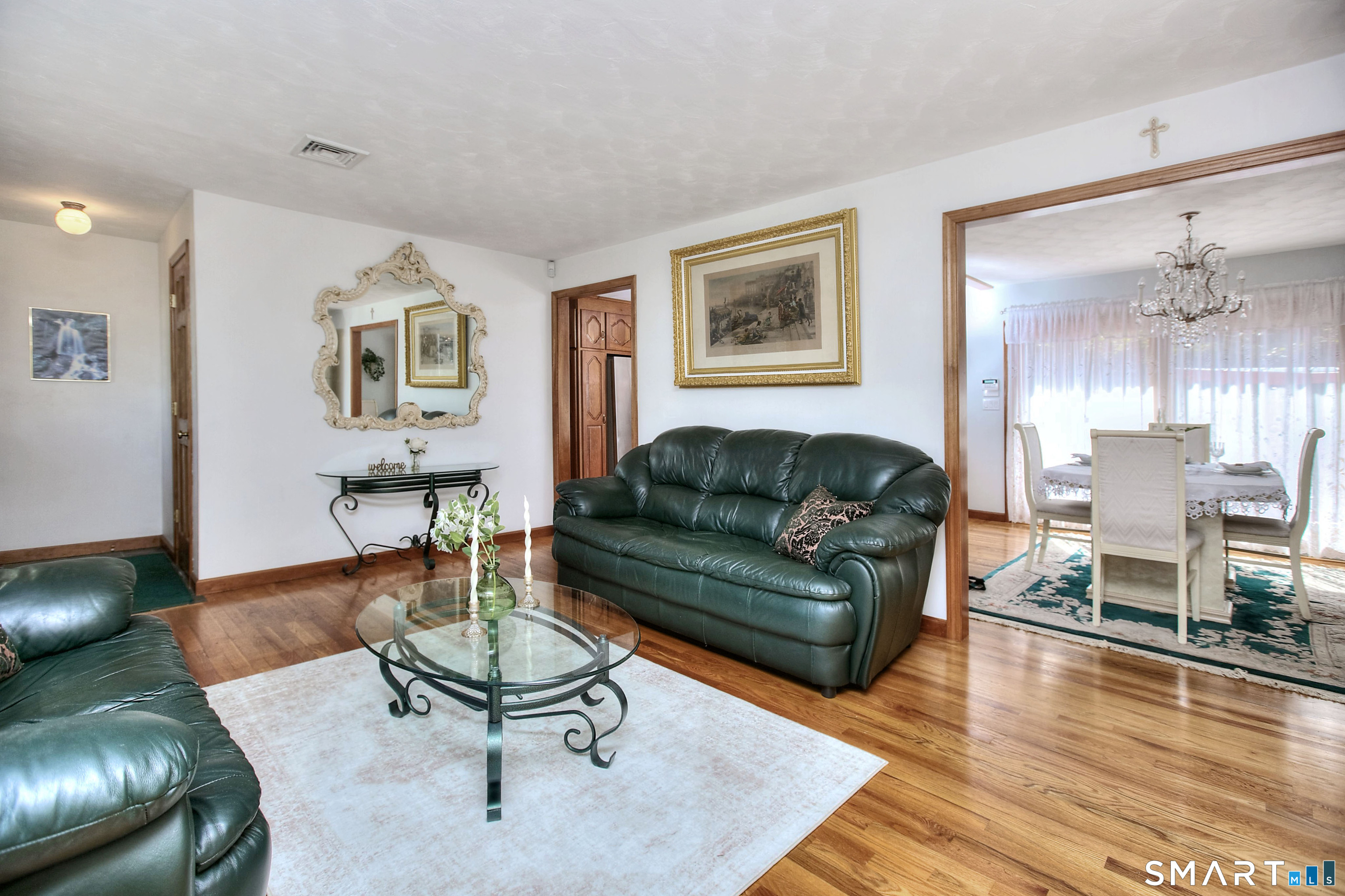325 Emerald Place photo 7