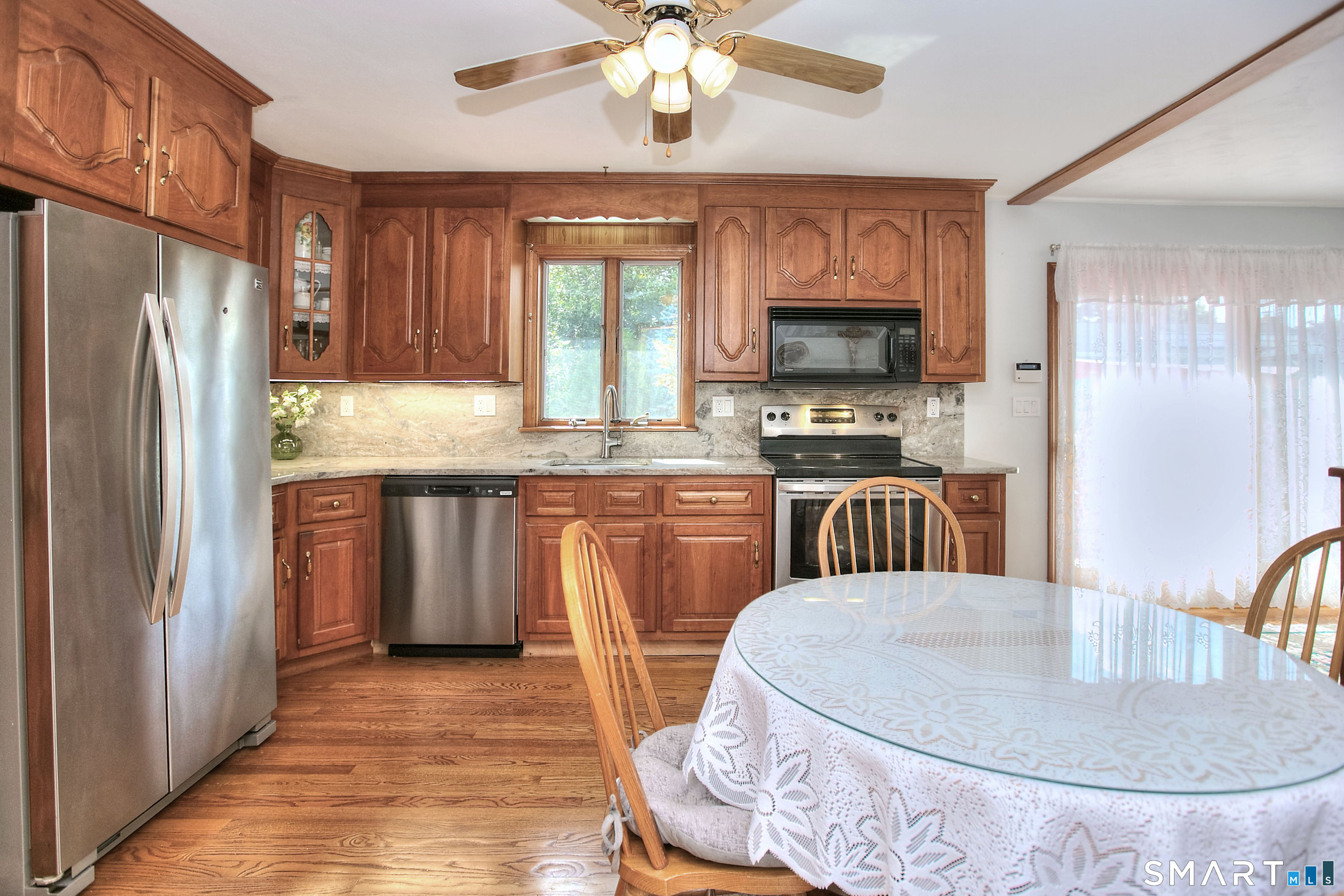 325 Emerald Place photo 11