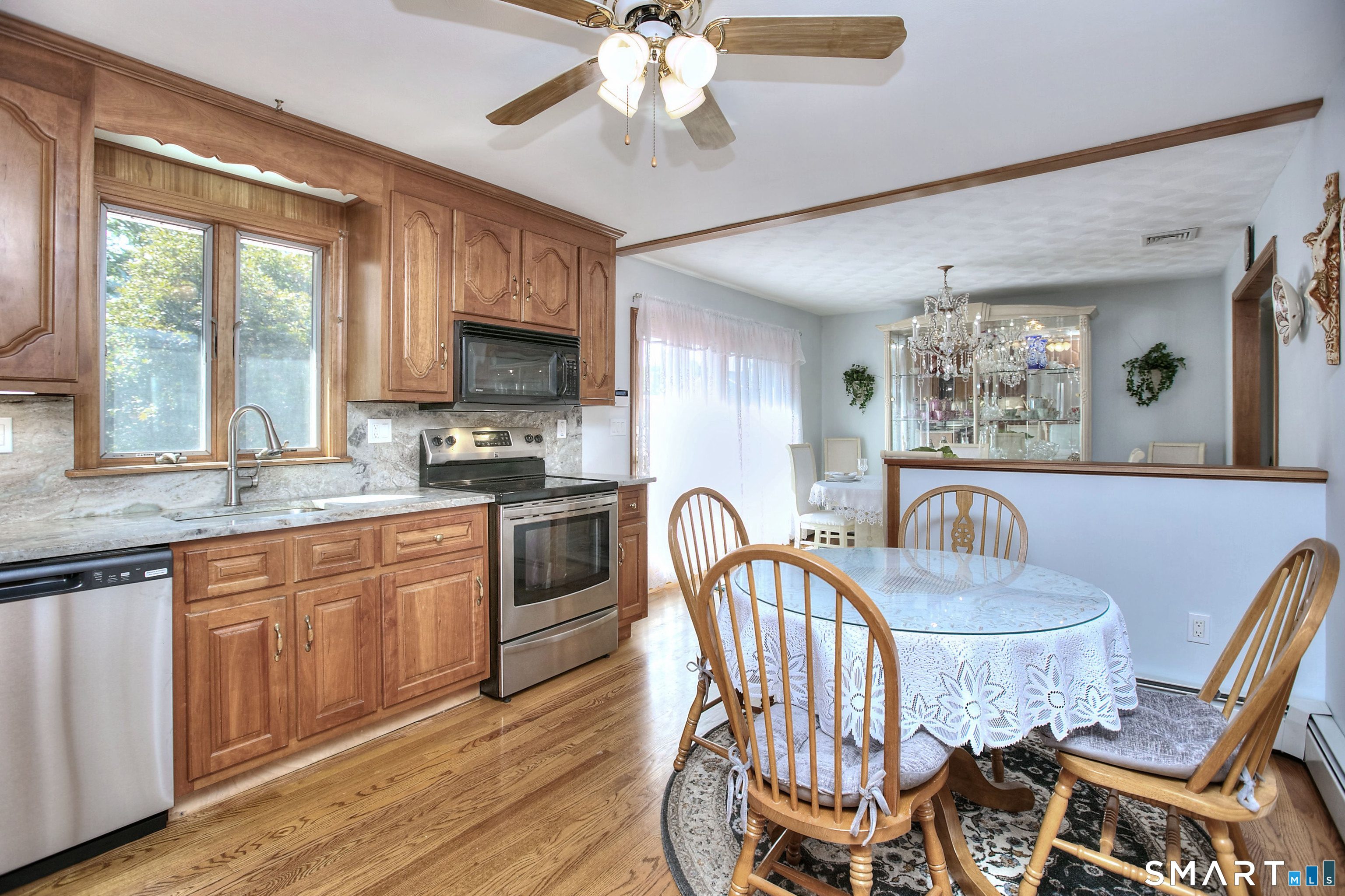 325 Emerald Place photo 12