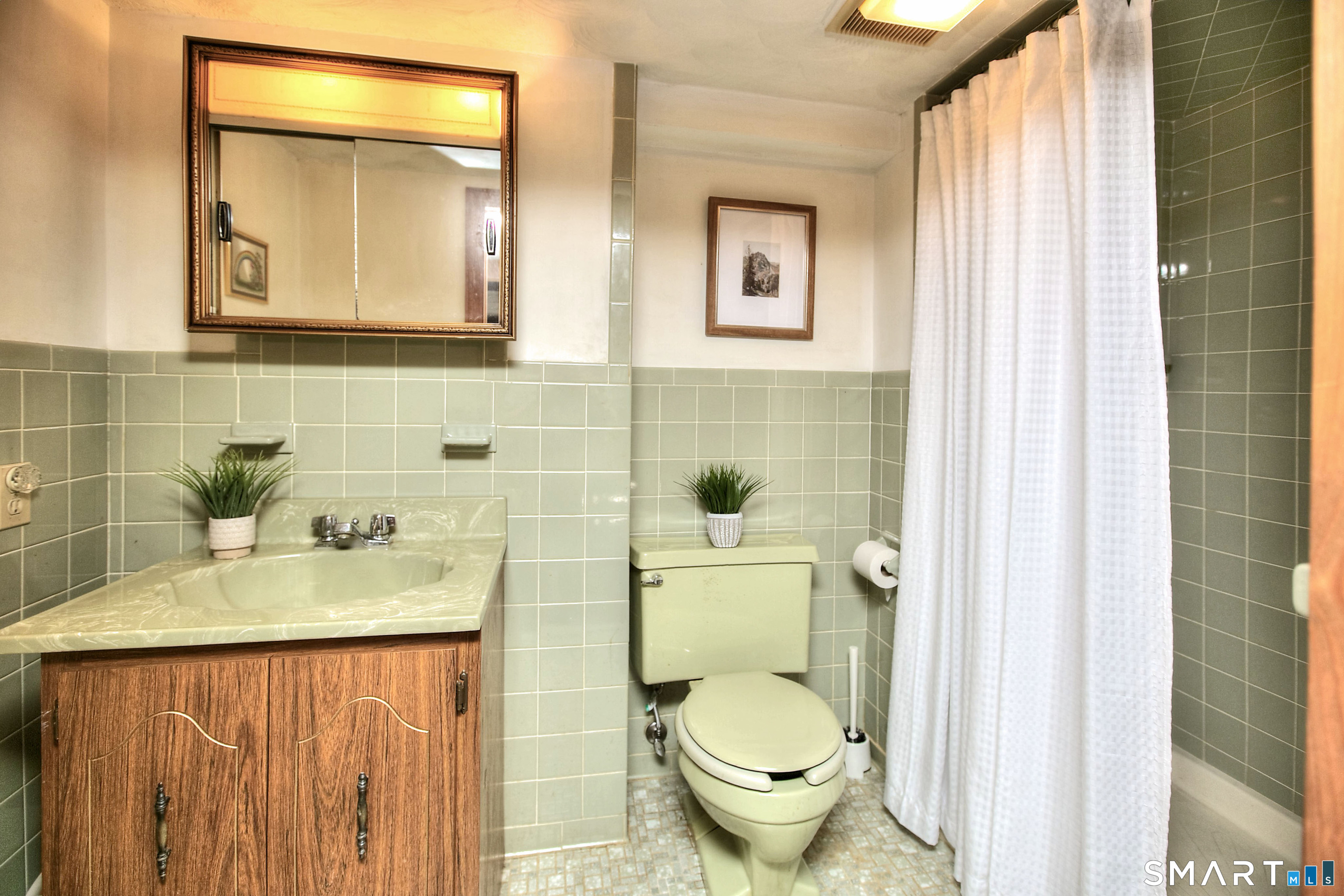 325 Emerald Place photo 30
