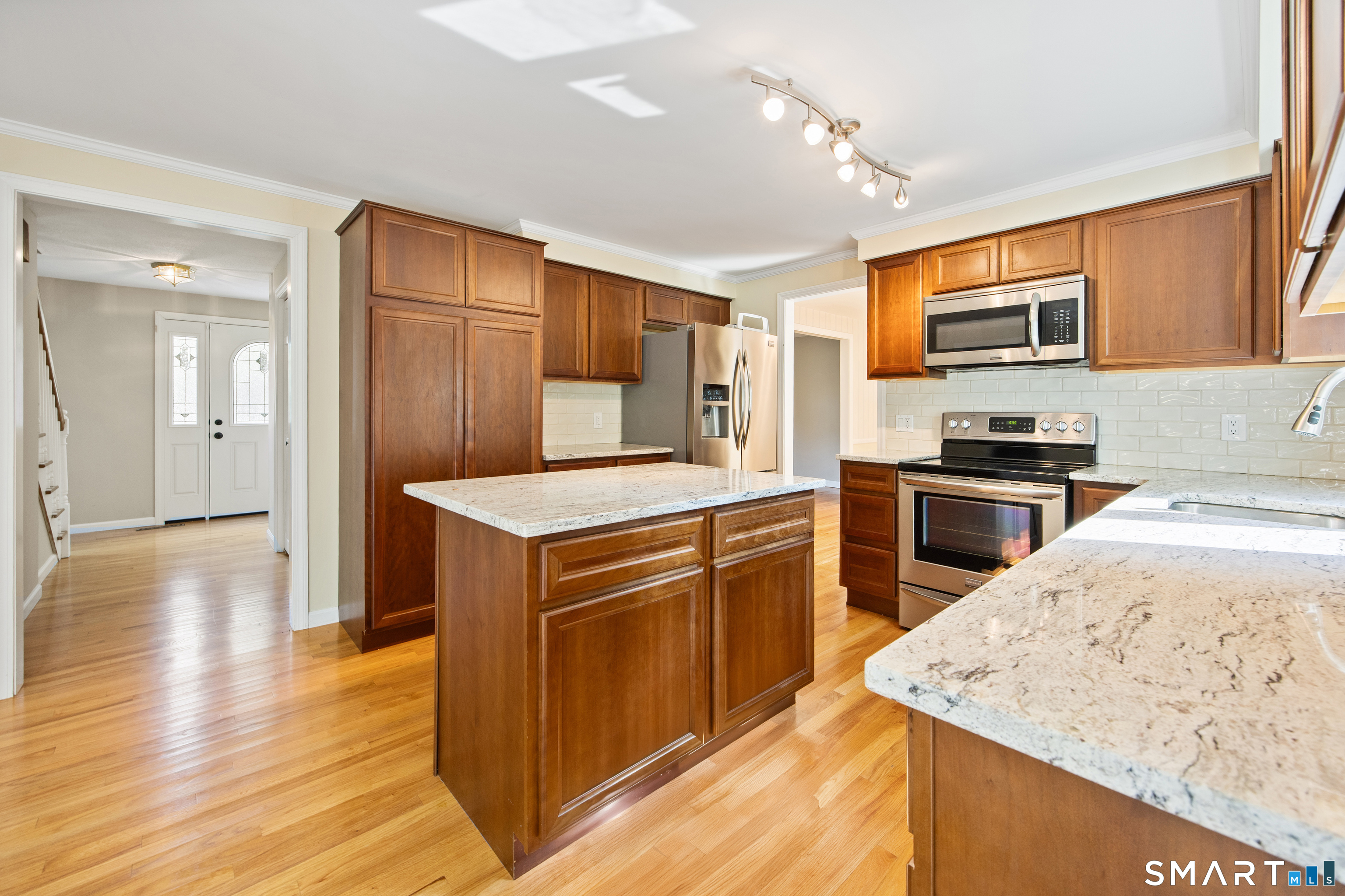 75 Meadow Brook Place photo 9