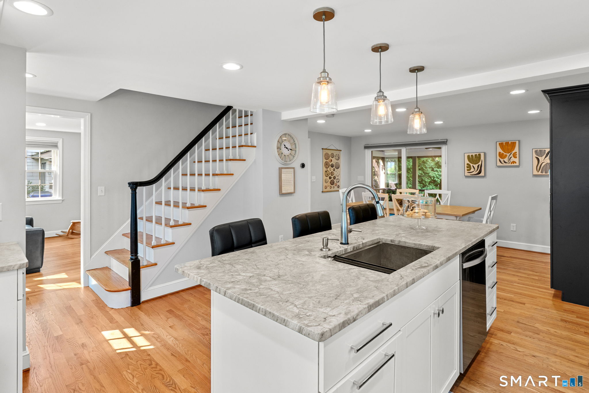 70 Hartwell Road photo 5