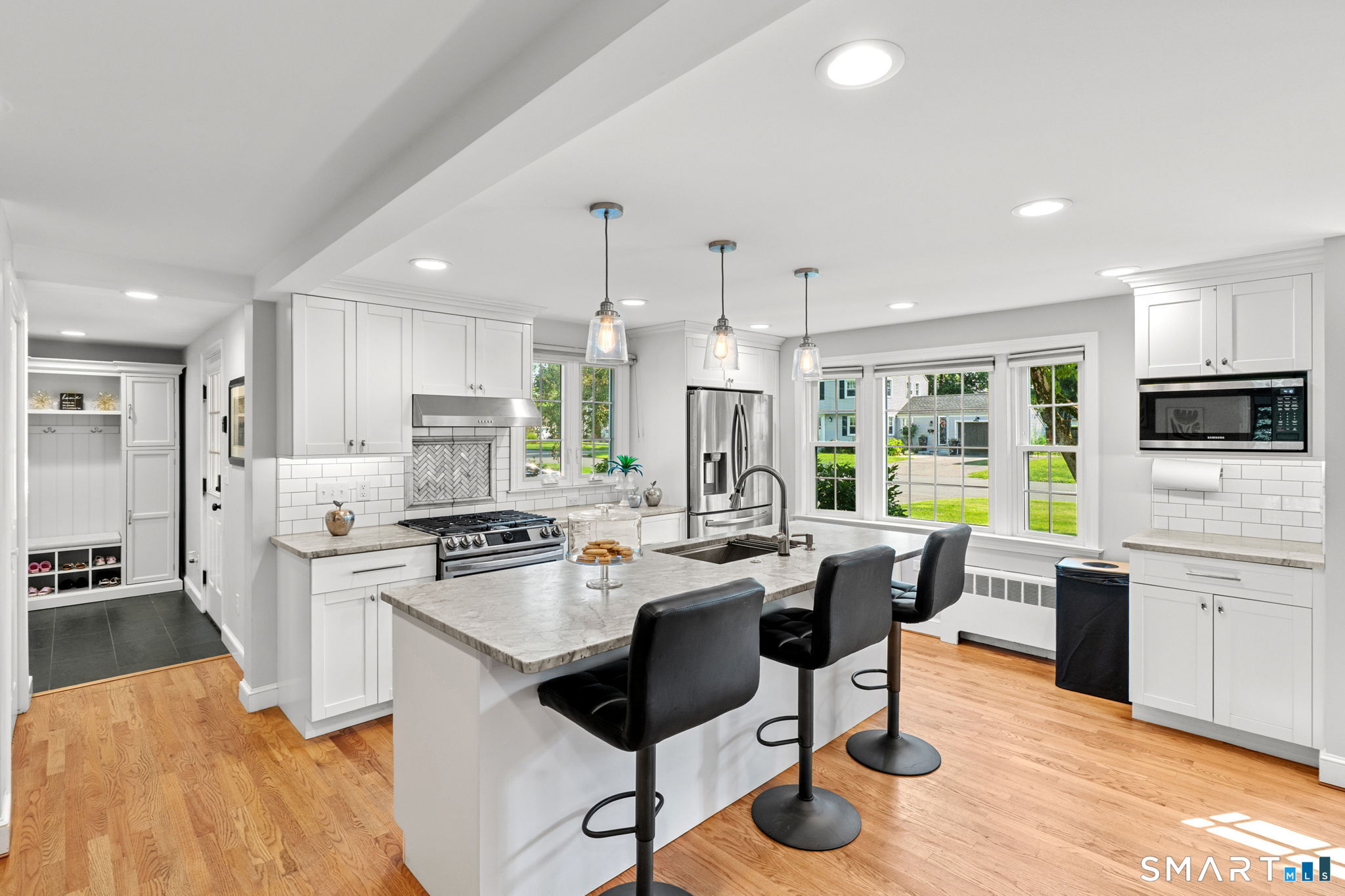 70 Hartwell Road photo 8