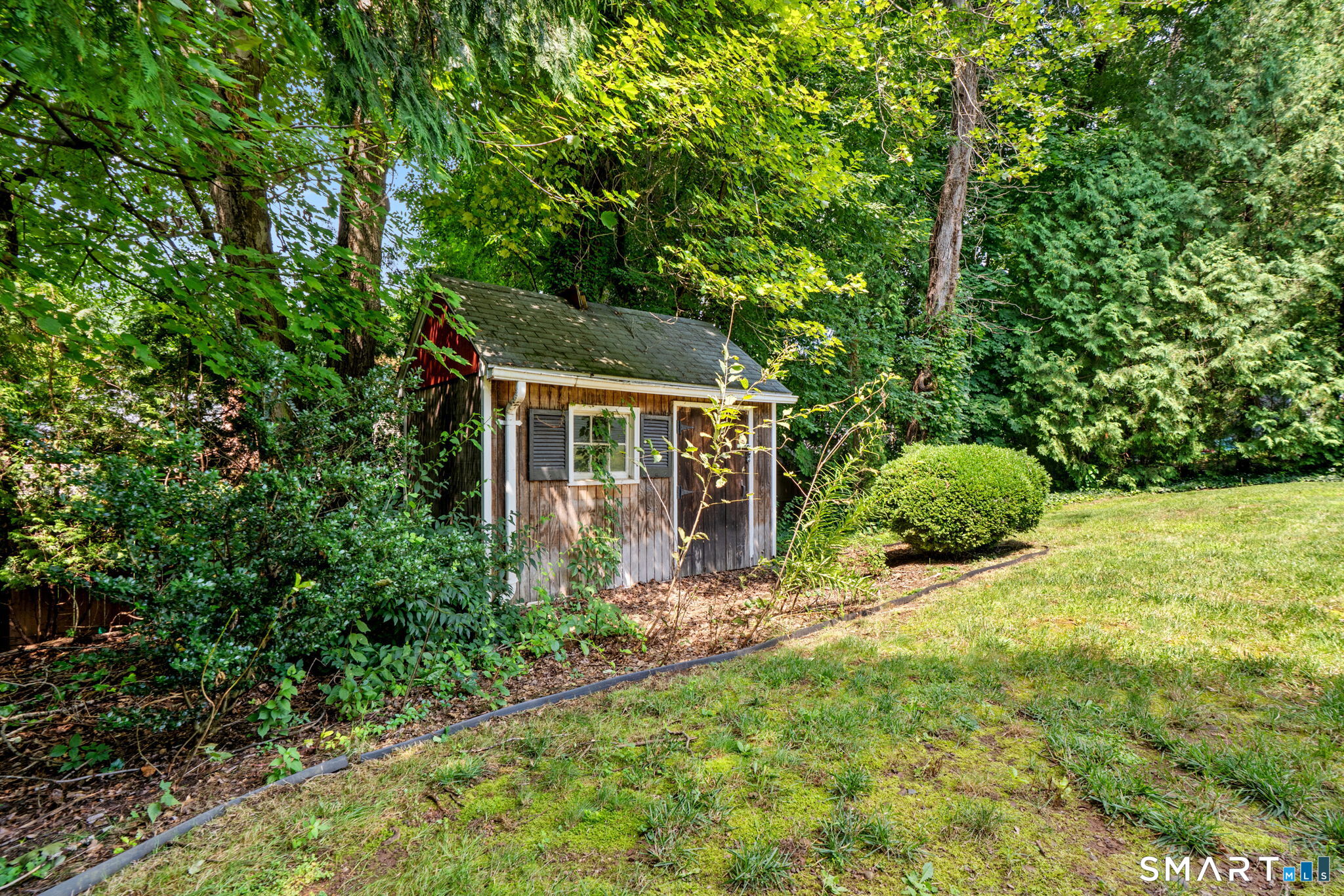 70 Hartwell Road photo 40