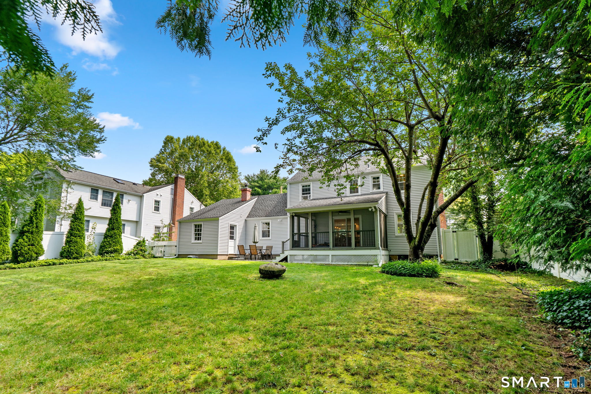 70 Hartwell Road photo 38