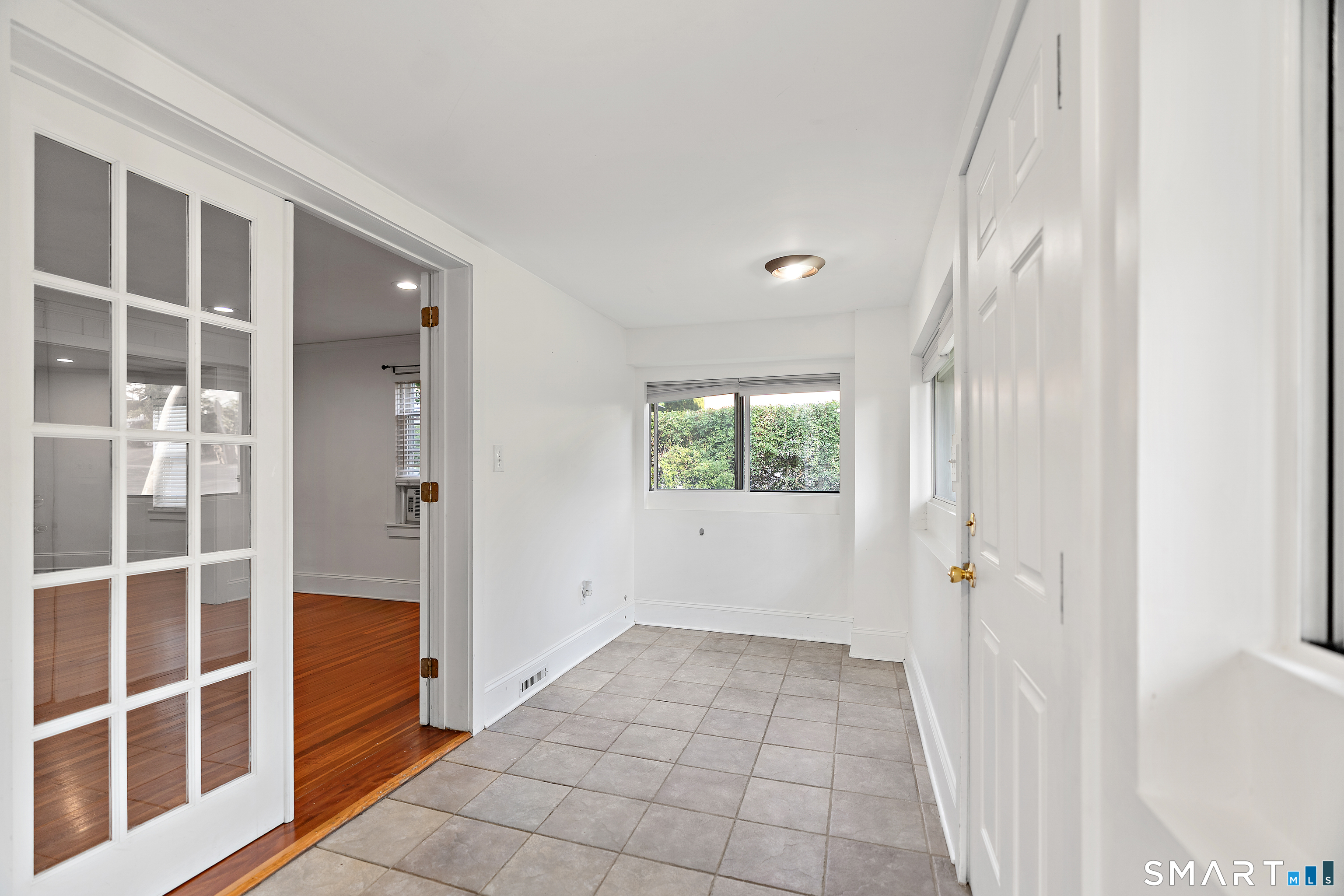 48 Bouton Street East photo 3