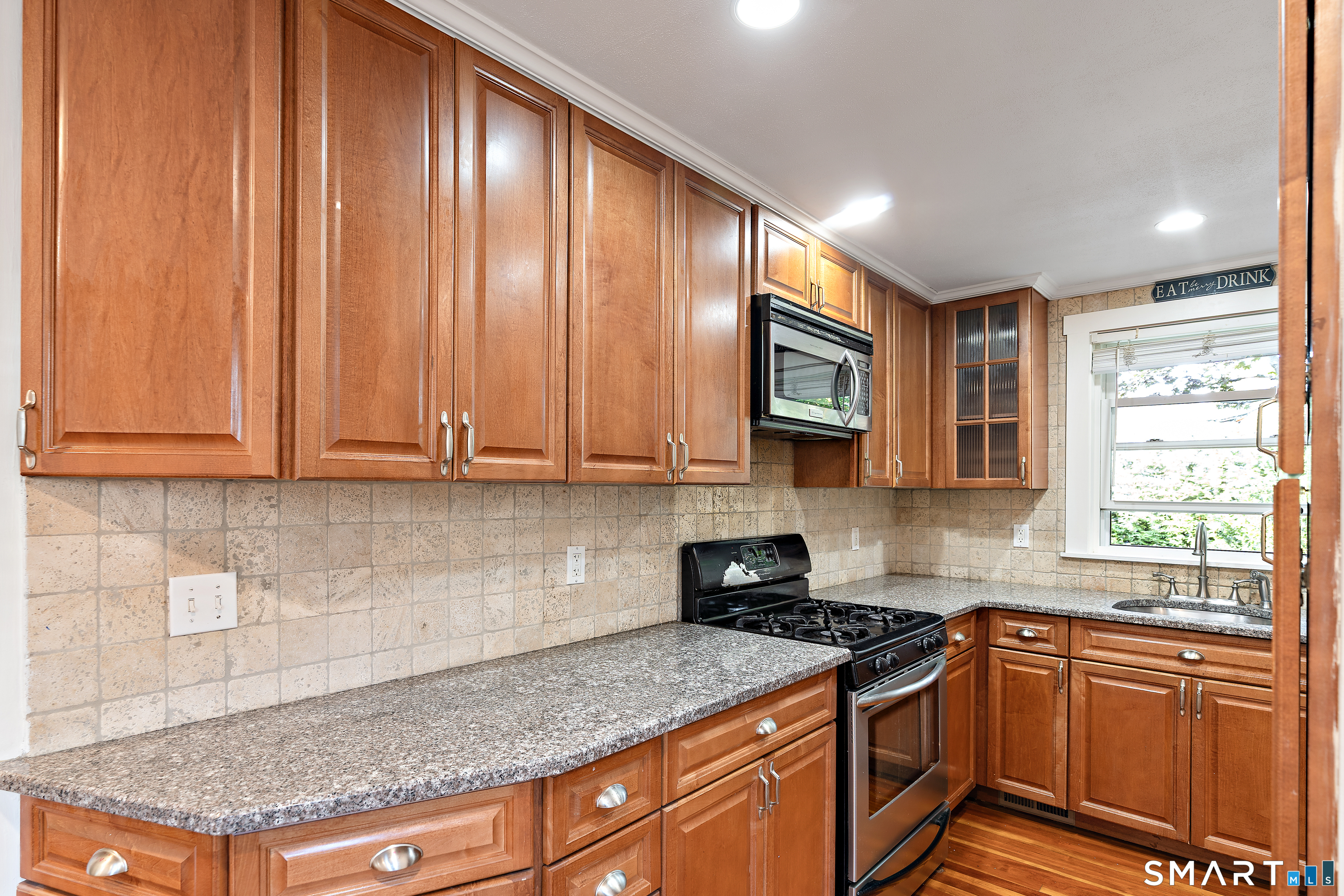 48 Bouton Street East photo 11