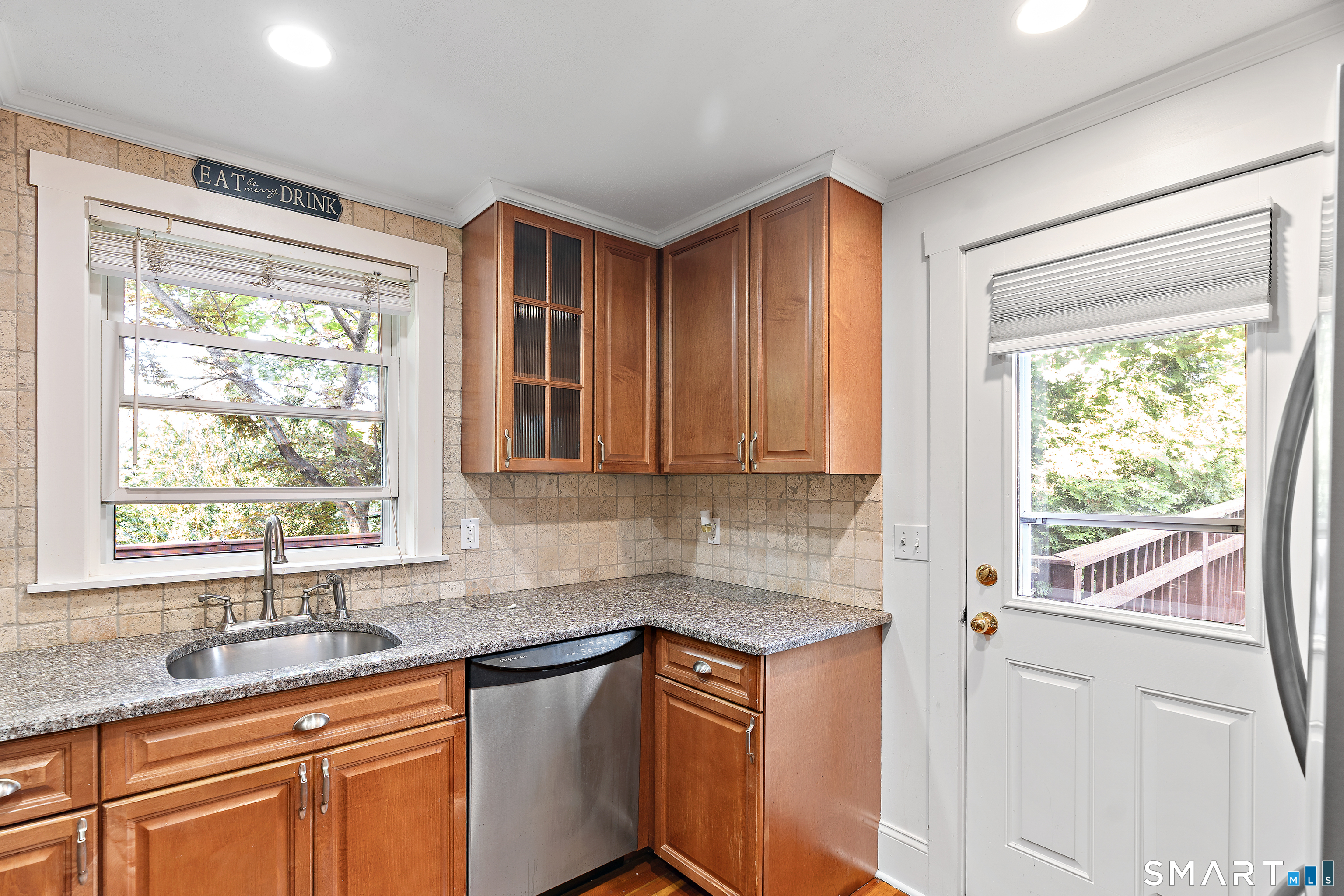 48 Bouton Street East photo 13