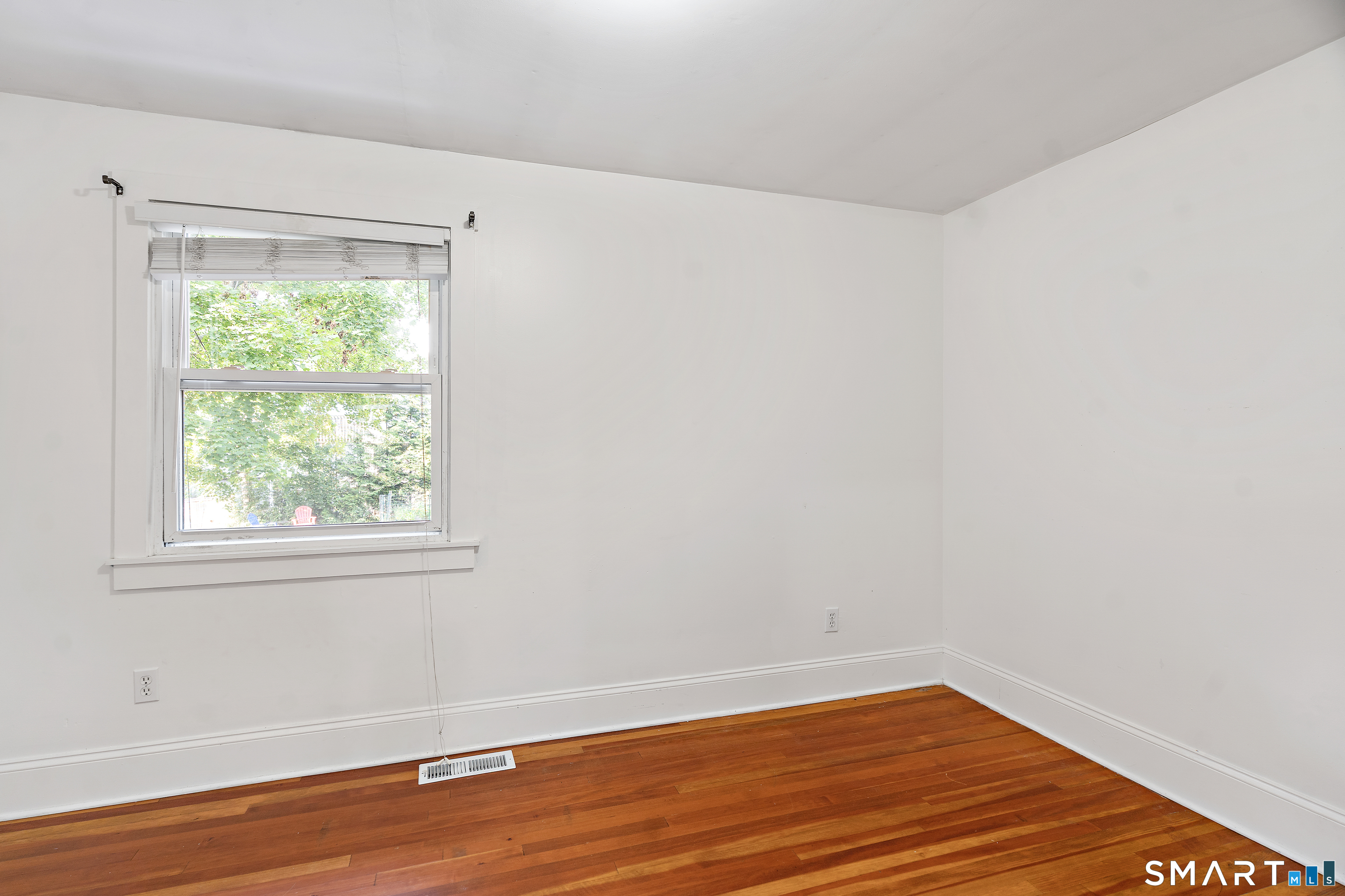 48 Bouton Street East photo 15