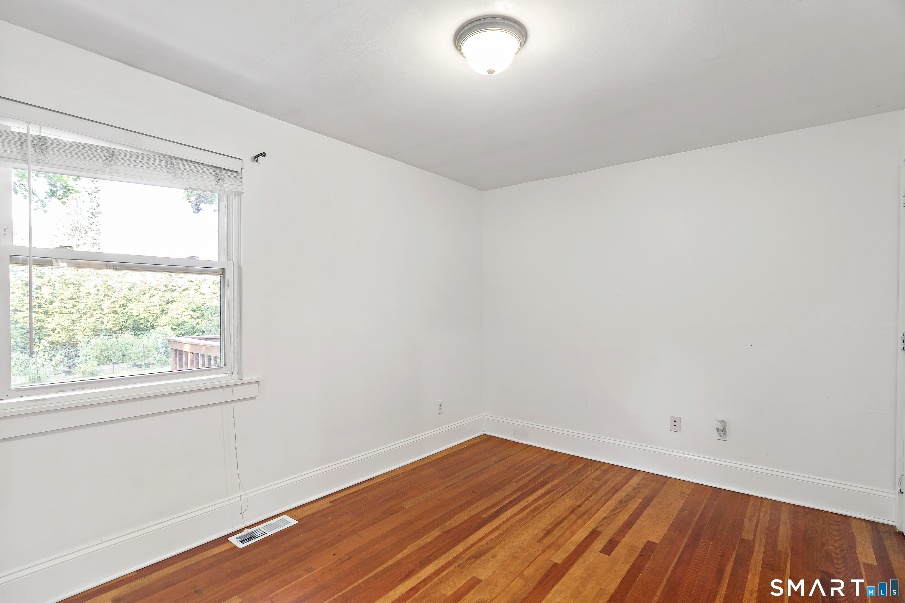 48 Bouton Street East photo 16