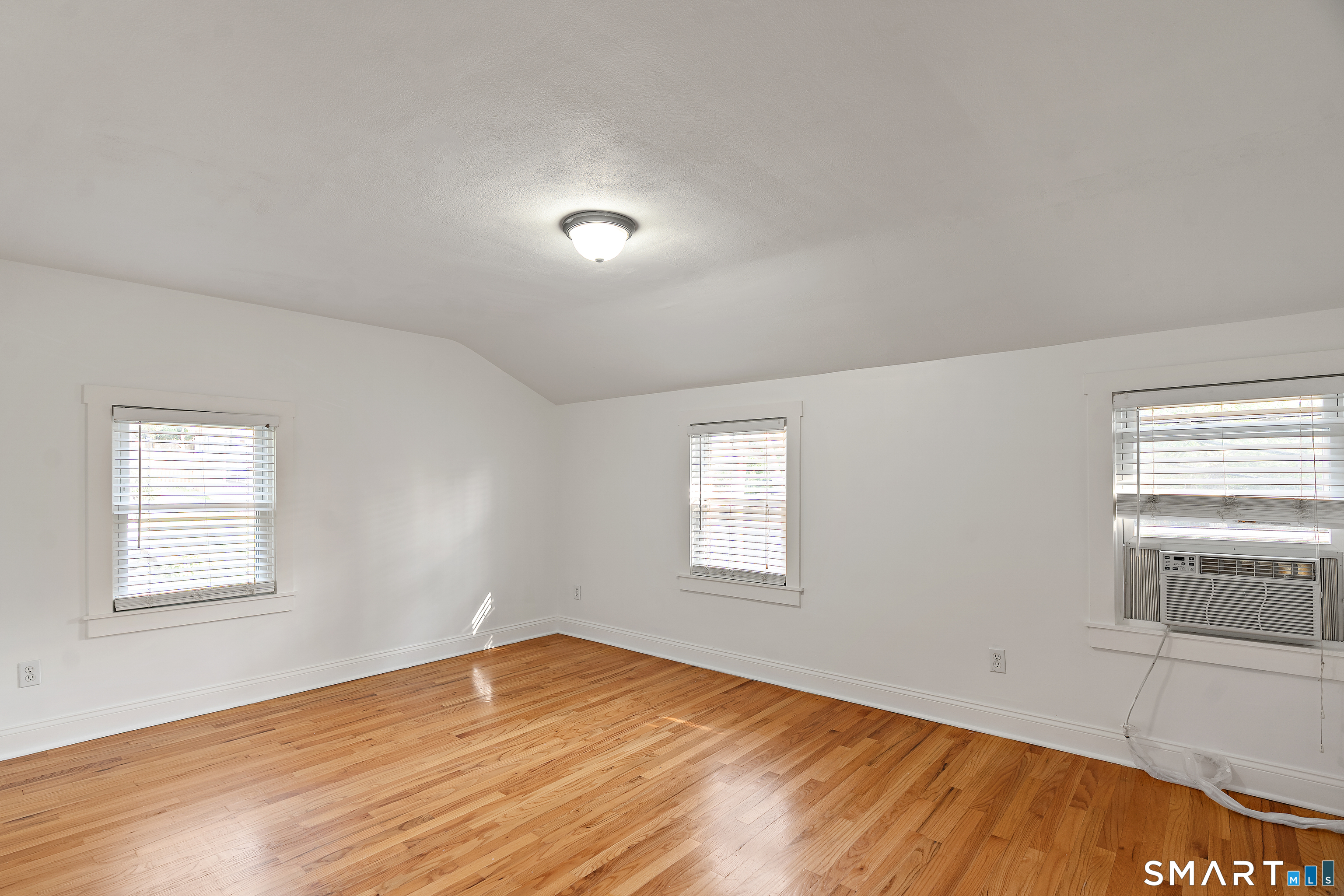 48 Bouton Street East photo 19