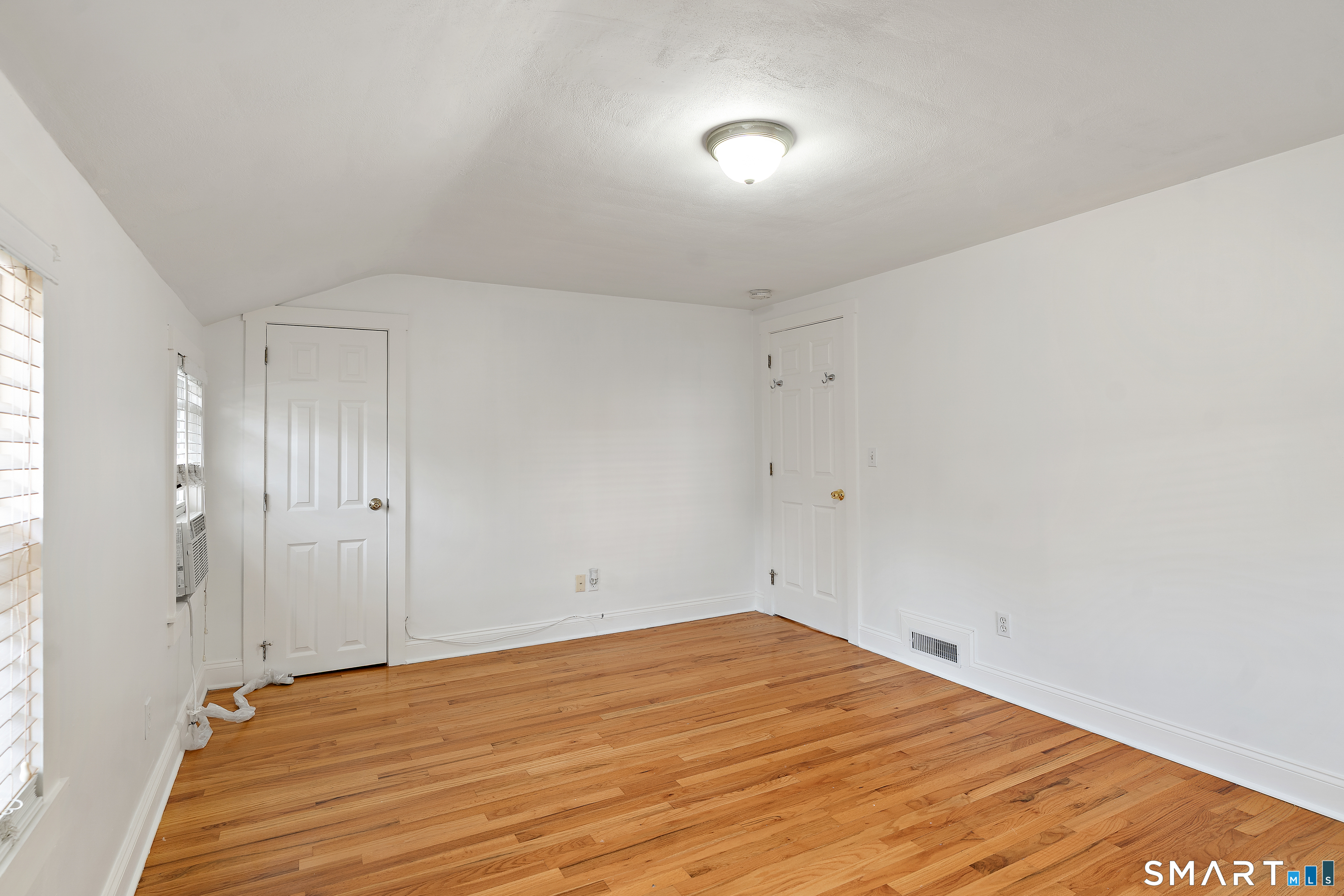 48 Bouton Street East photo 20