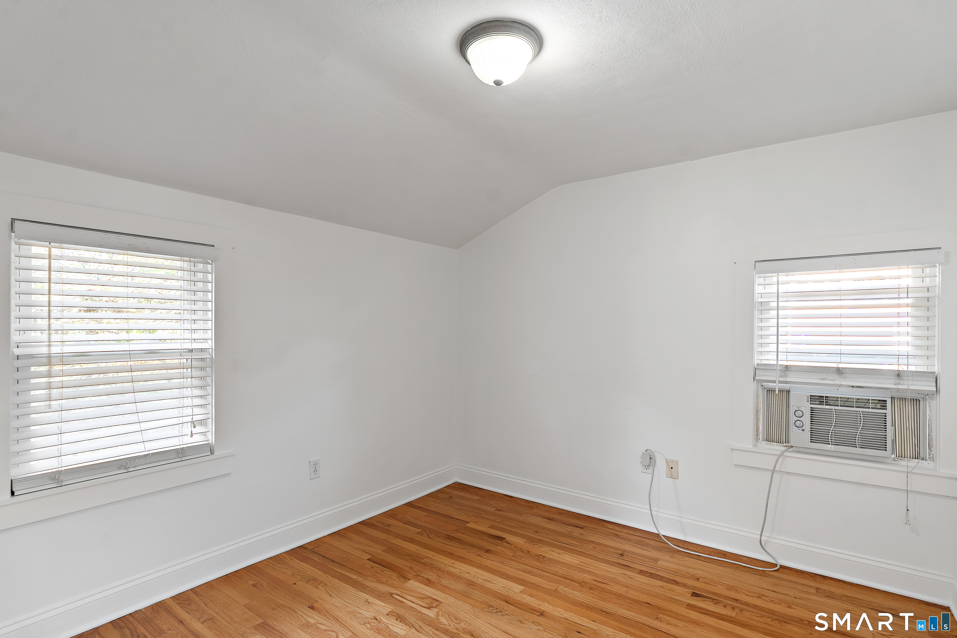 48 Bouton Street East photo 22