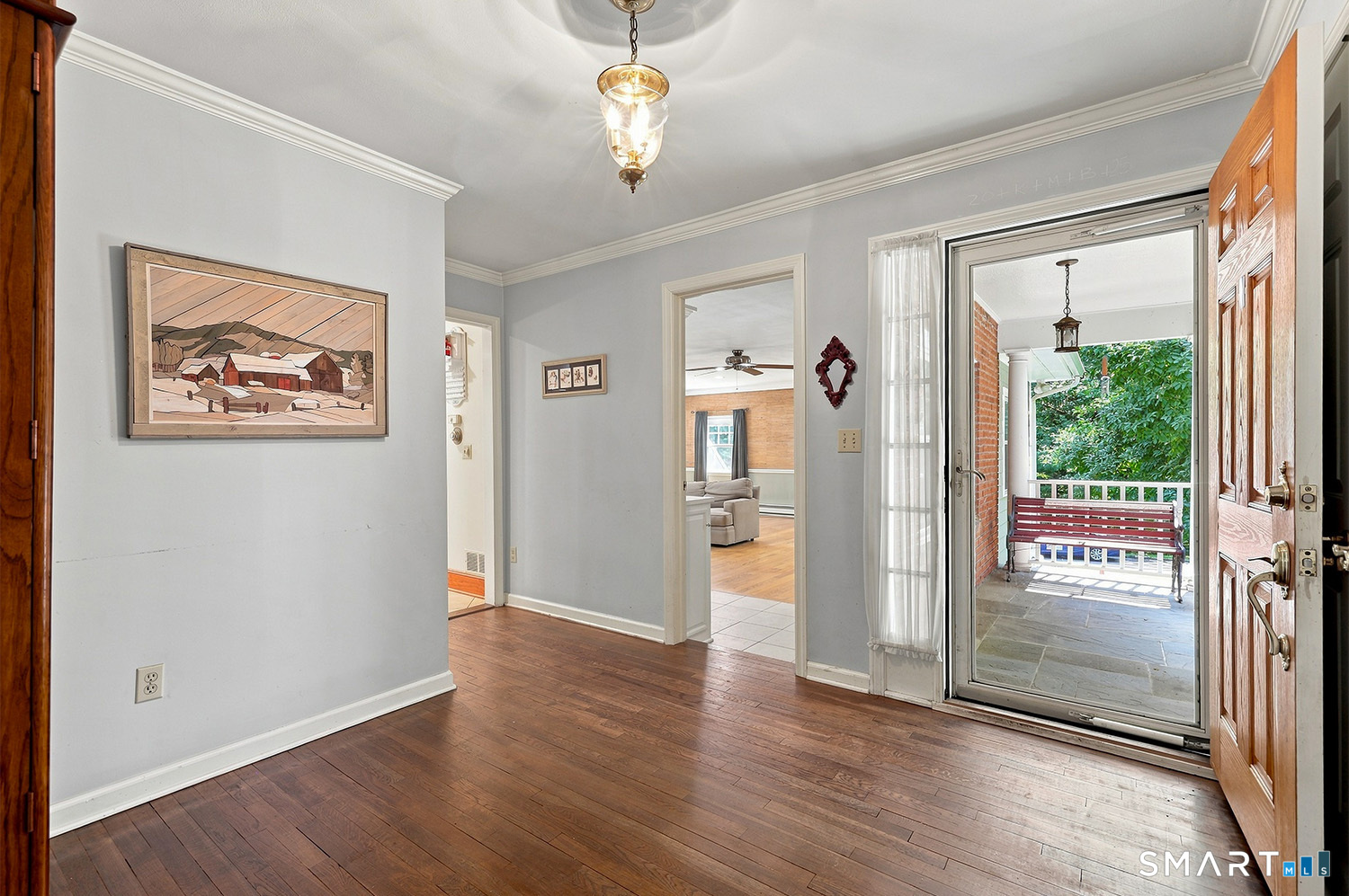 570 Burr Street photo 12
