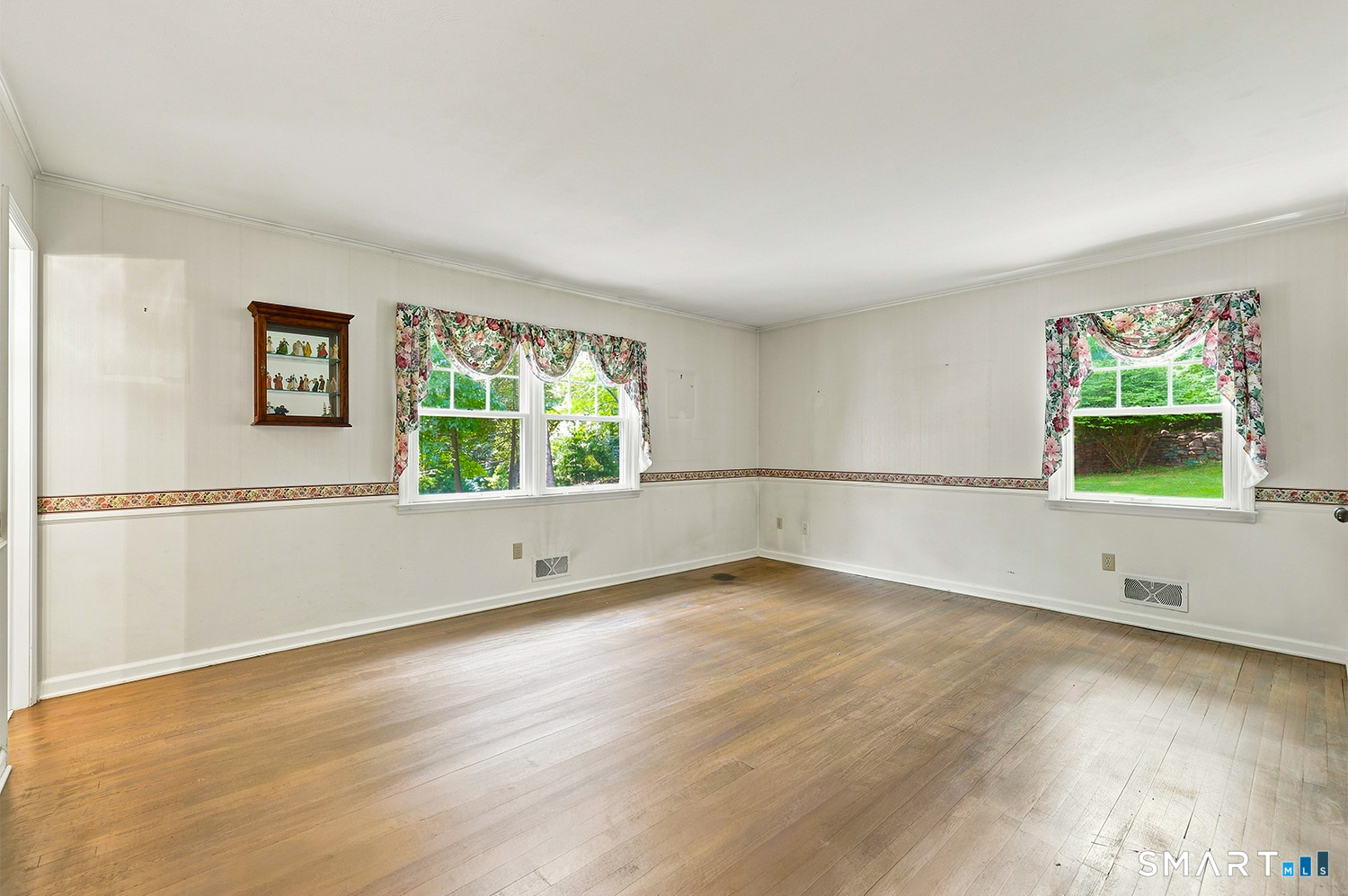 570 Burr Street photo 24