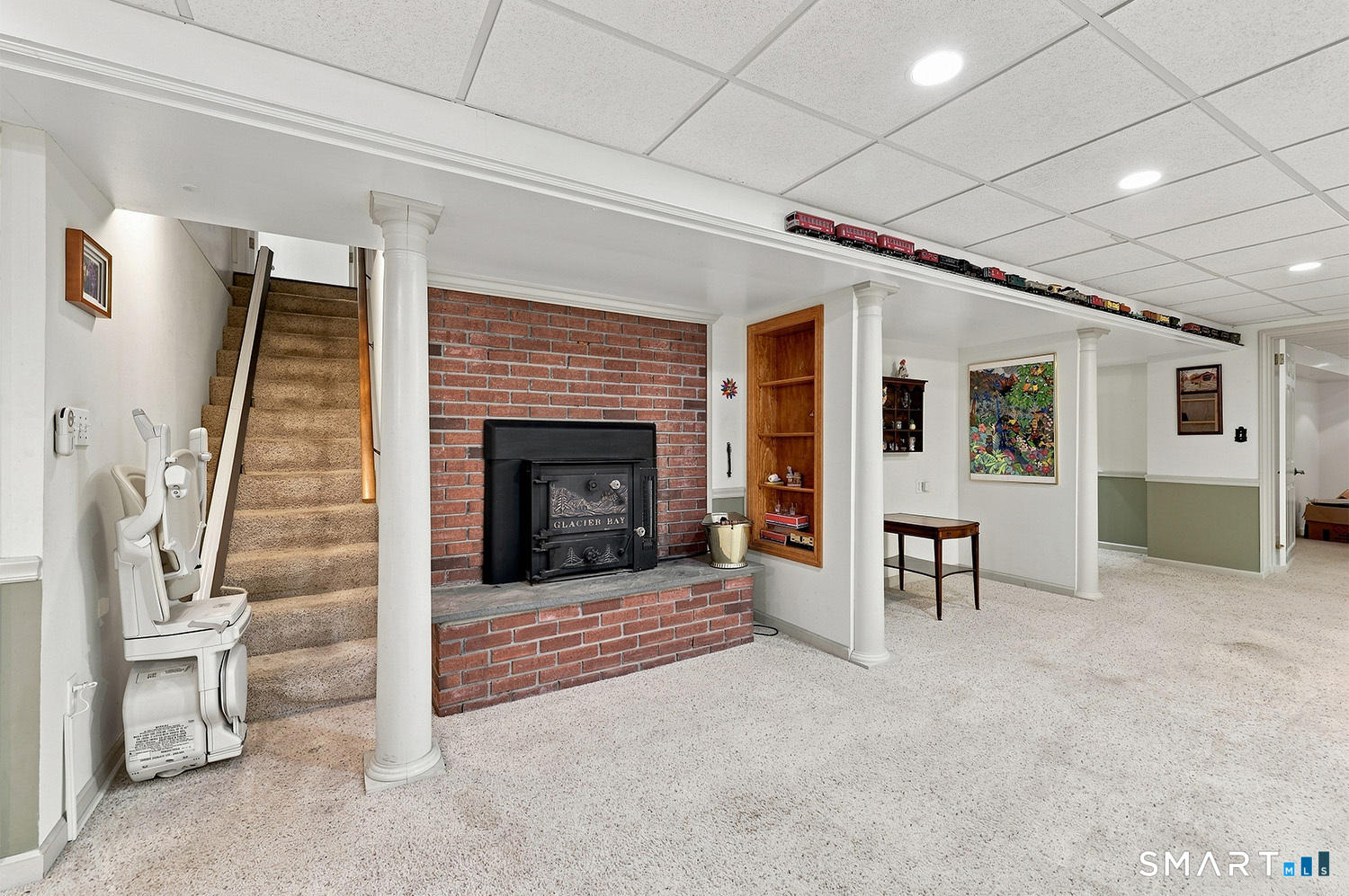 570 Burr Street photo 33