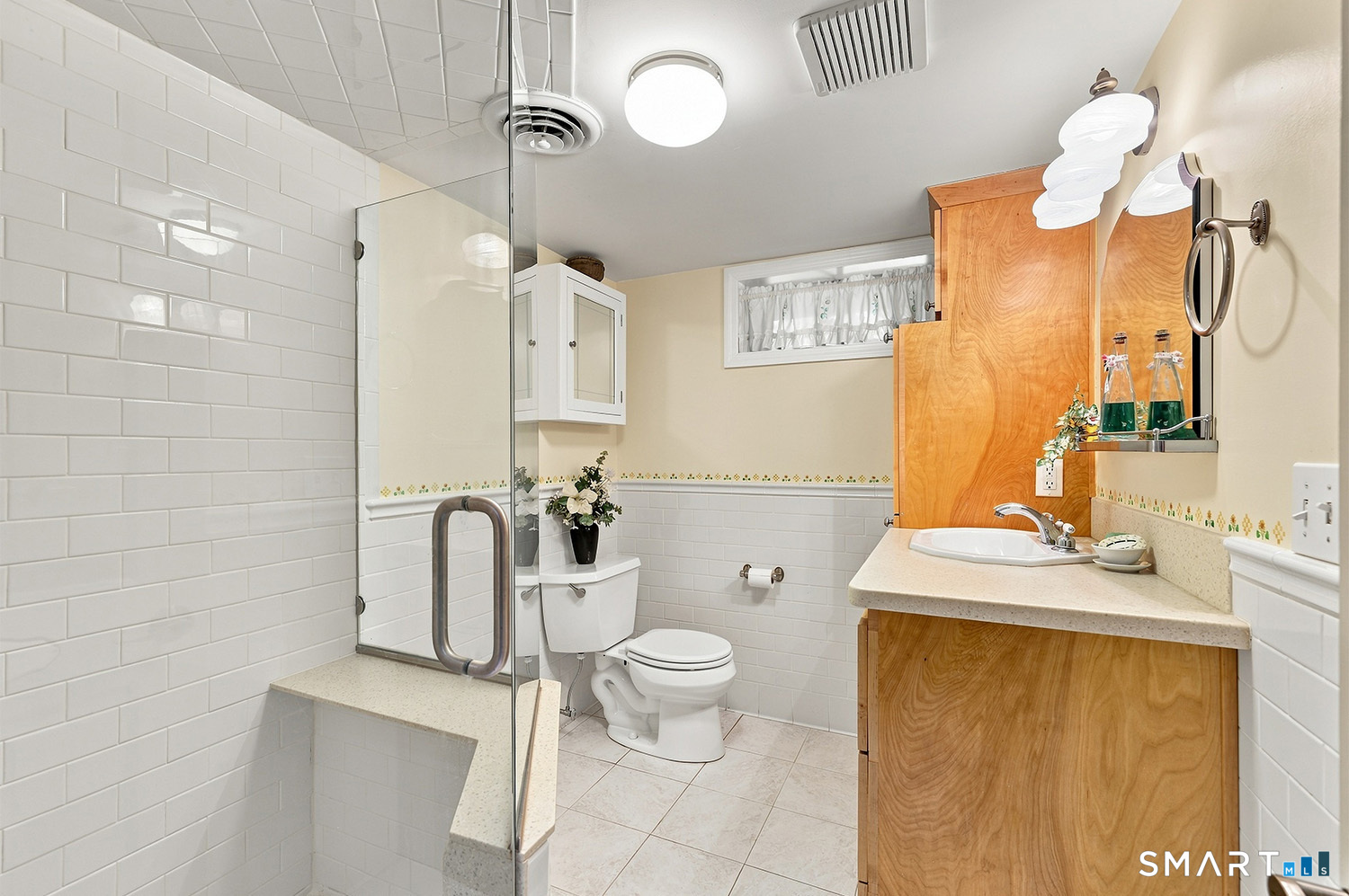 570 Burr Street photo 36