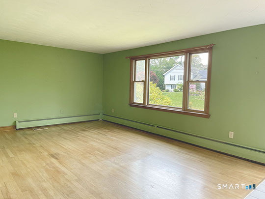 6 Colonial Drive photo 8