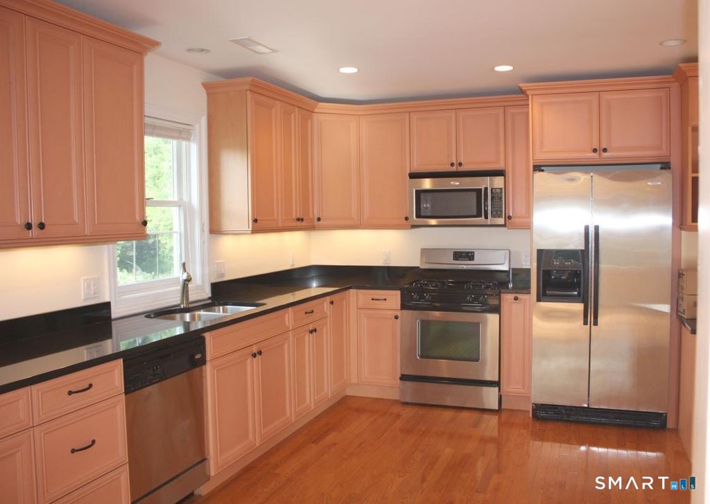 675 High Ridge Road, Stamford, Connecticut photo 2