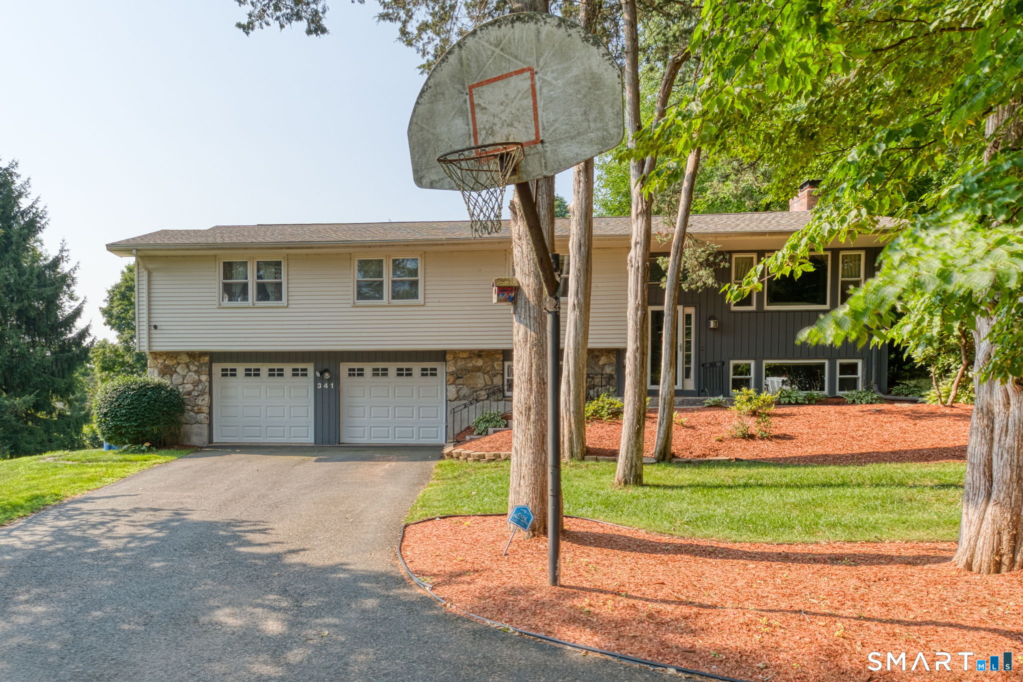 341 Kennedy Road photo 2