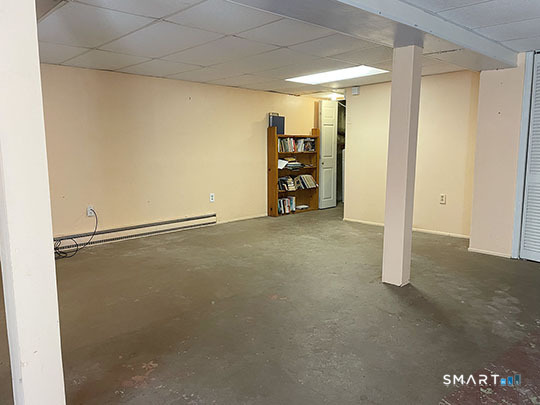 6 Colonial Drive photo 16