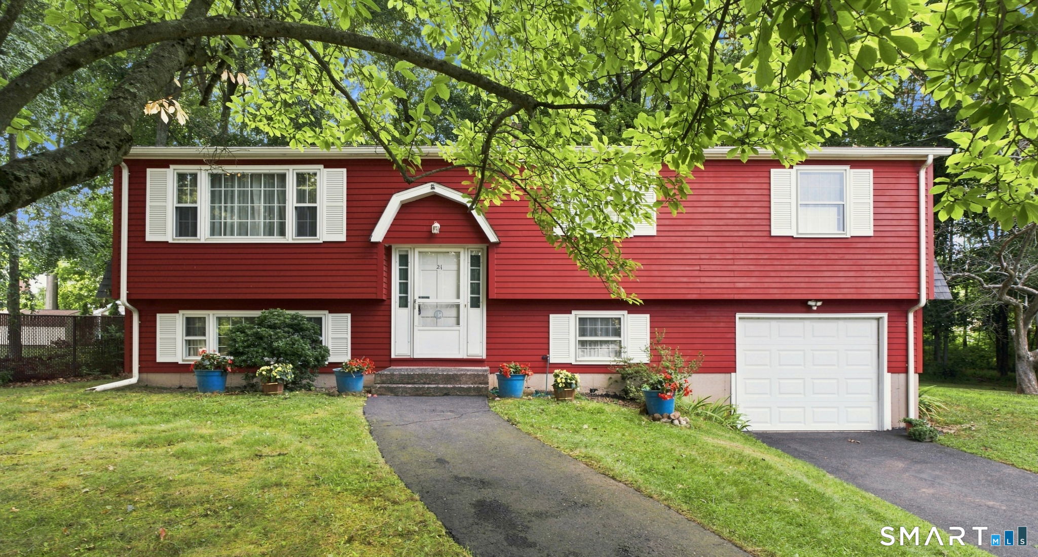 21 Knollwood Road