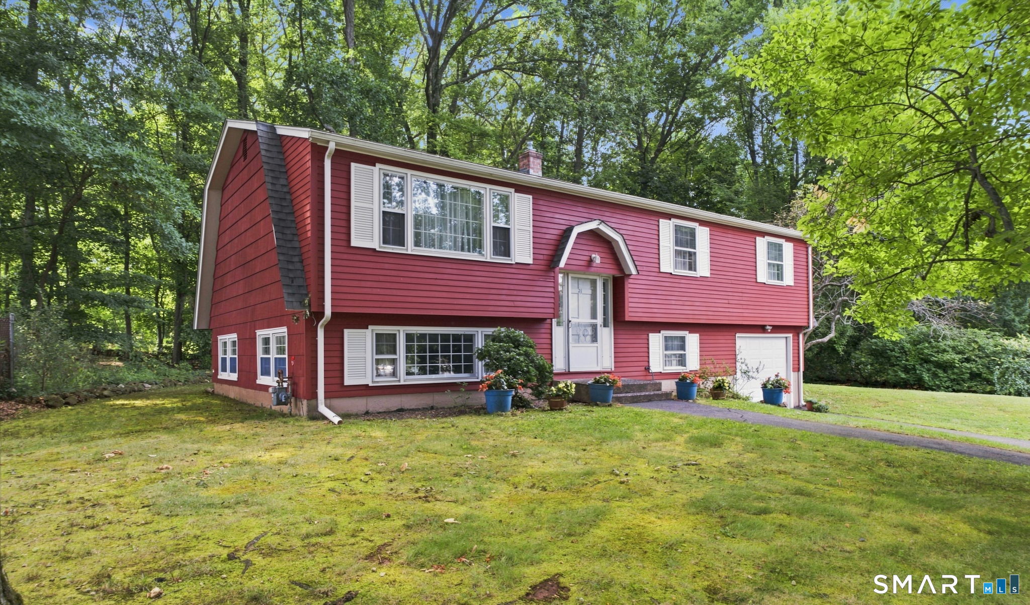 21 Knollwood Road photo 3