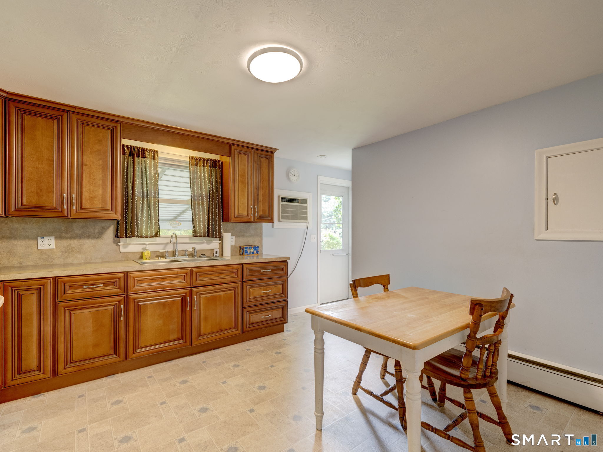 11 Forest Lane photo 12
