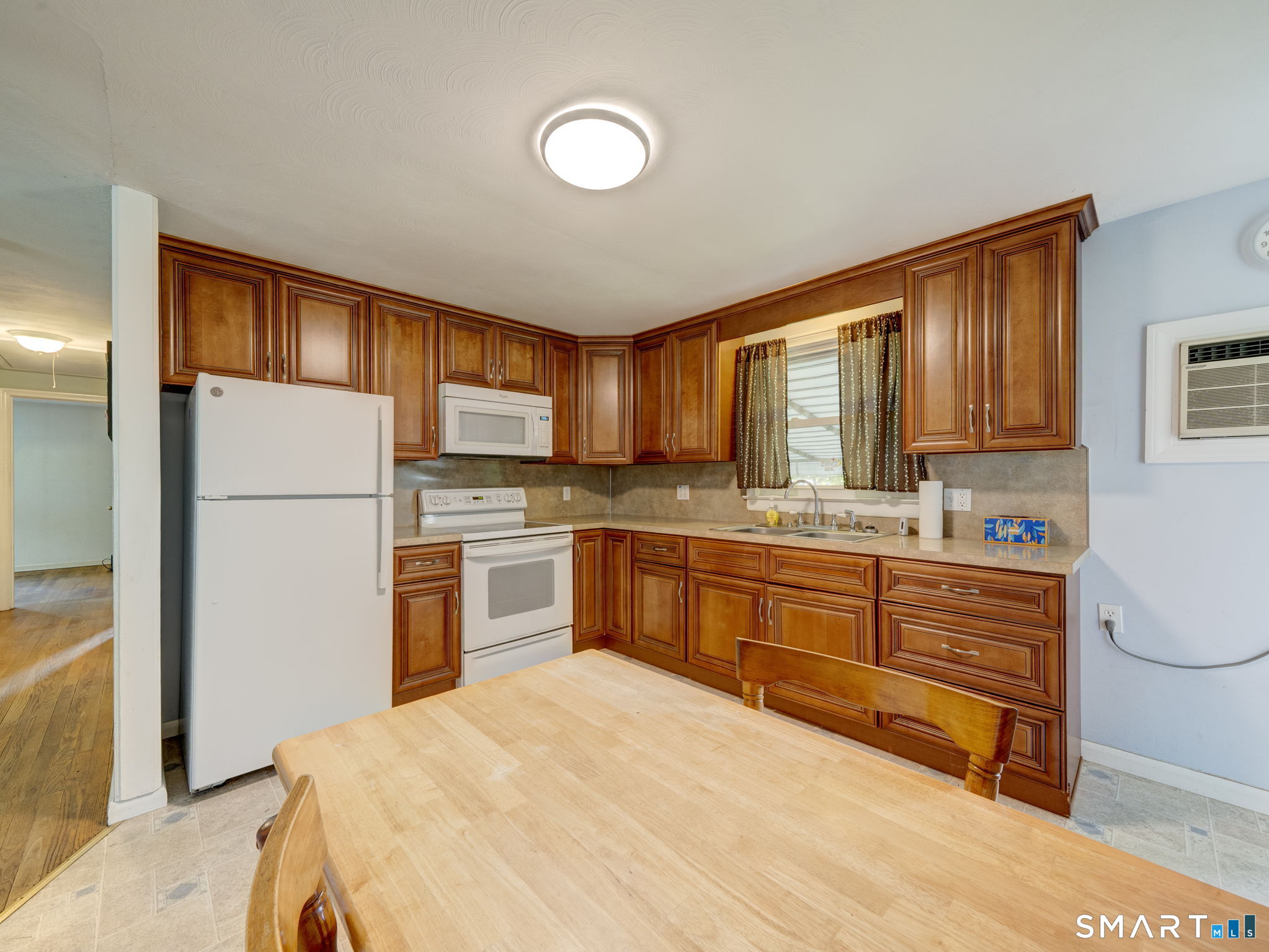 11 Forest Lane photo 10