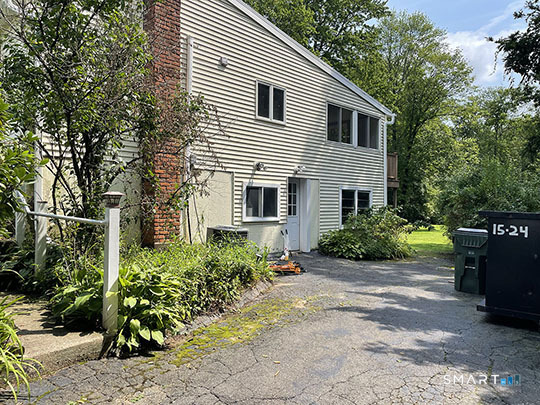 6 Colonial Drive photo 24
