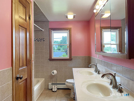 6 Colonial Drive photo 14