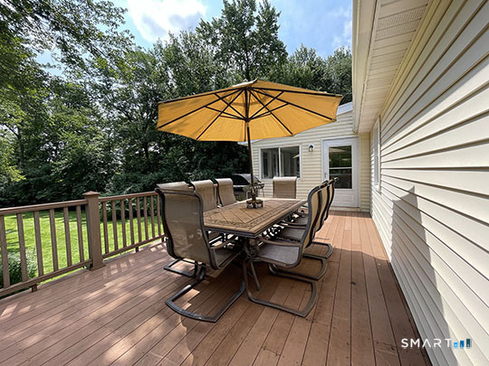 6 Colonial Drive photo 19