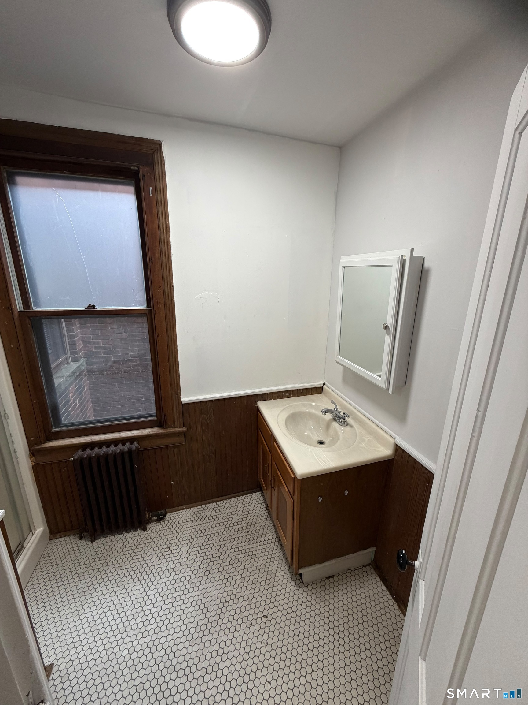 582 Kossuth Street Unit #3 photo 4