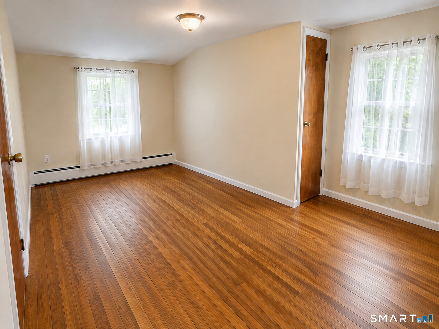 77 McClintock Street photo 15