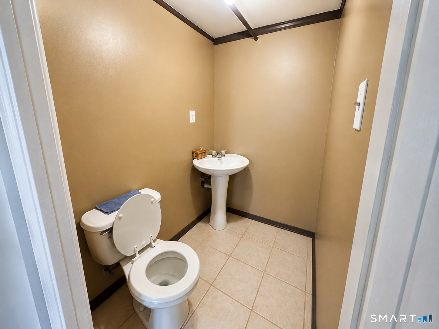 77 McClintock Street photo 19
