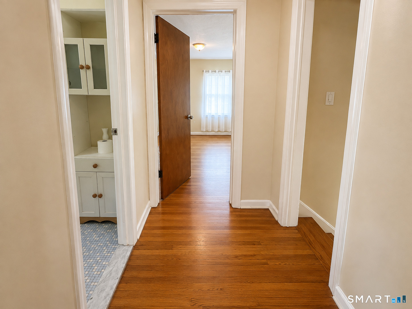 77 McClintock Street photo 12