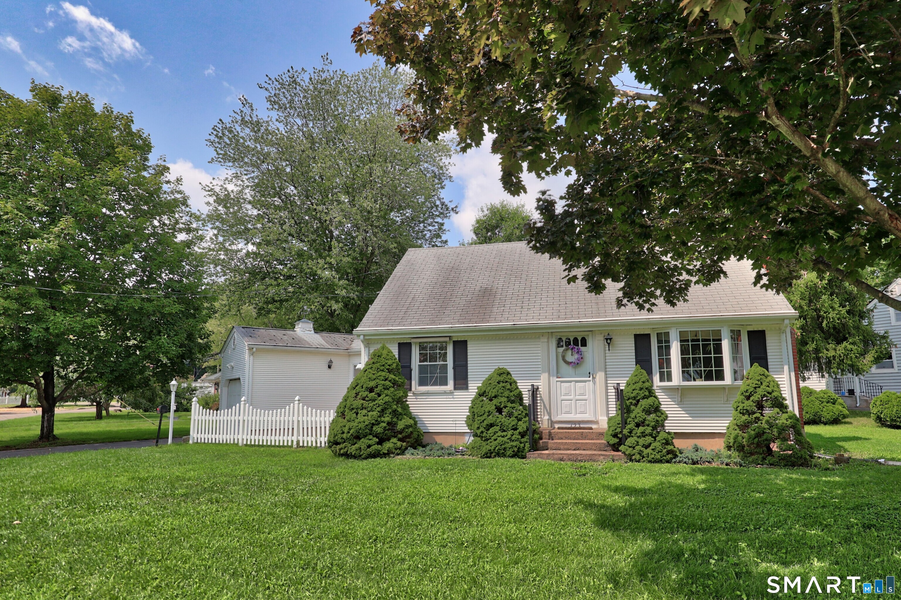 2nd image of 123 Fisher Rd, Middletown, CT 06457 | MLS# 24196726