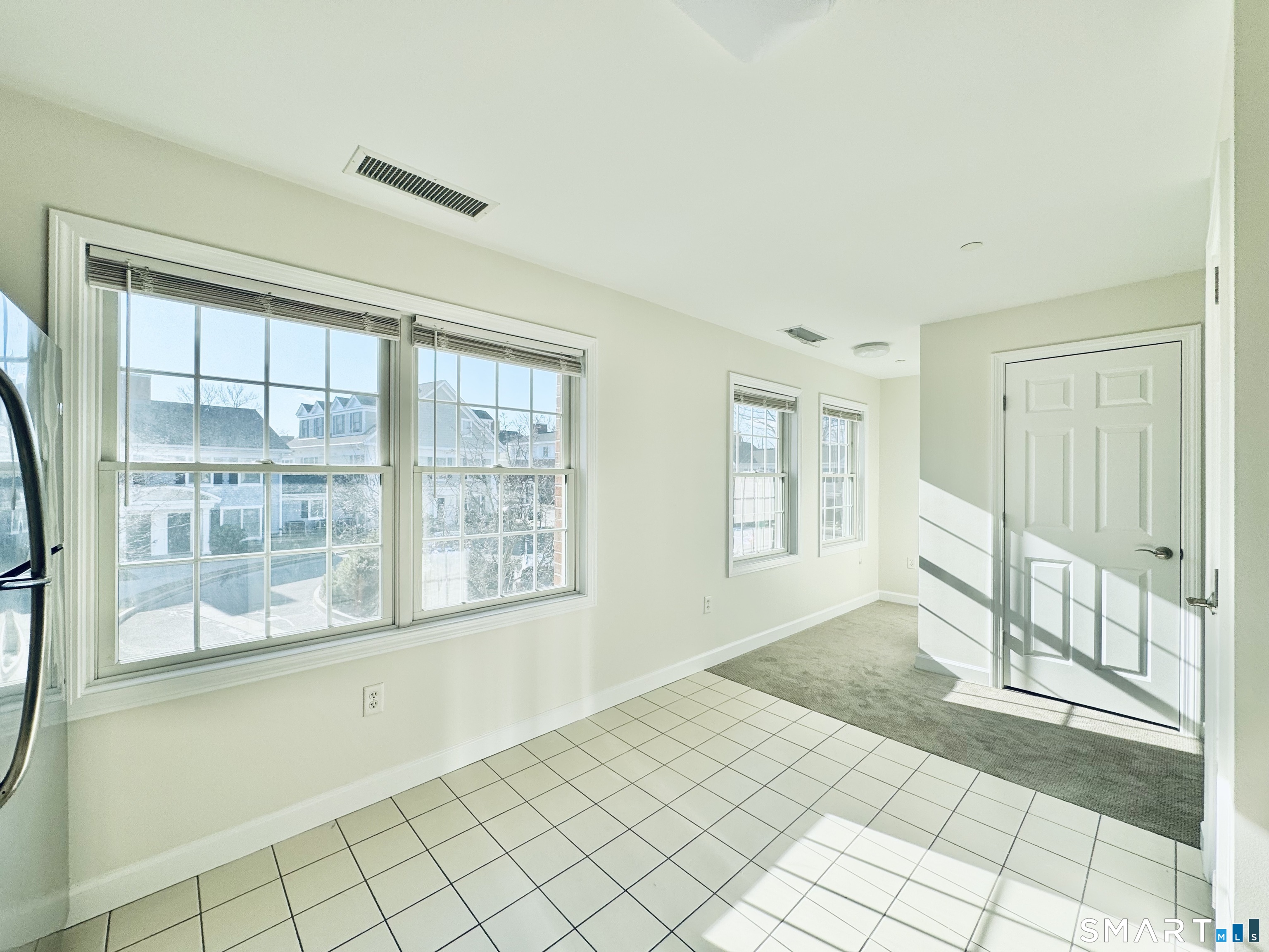 36 Fairgate Drive, Stamford, Connecticut photo 4