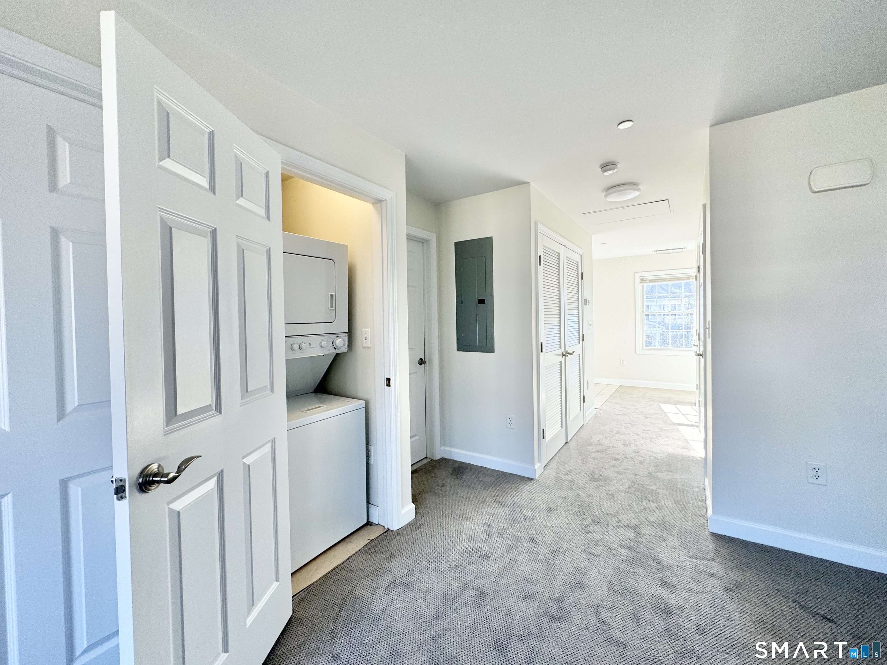 36 Fairgate Drive, Stamford, Connecticut photo 3
